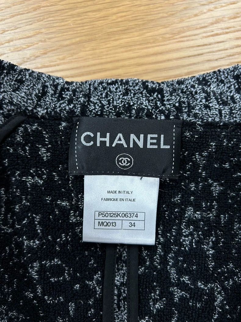 Chanel Chanel Black and white snowflake soft tweed long lace-on co Size XXS / US 00 / IT 34 - 6 Thumbnail
