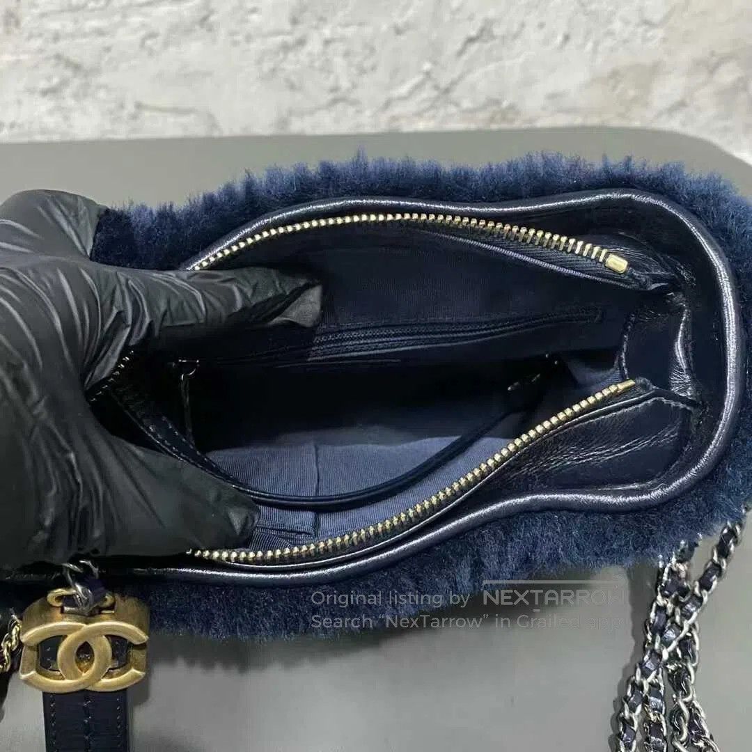 Chanel Chanel Blue Fur Shoulder Bag. Size ONE SIZE - 7 Thumbnail