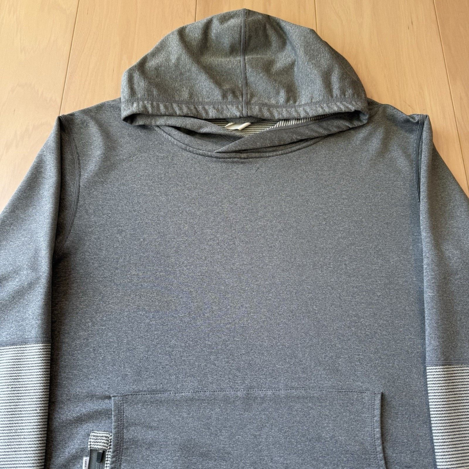 Vuori Vuori Hoodie Large Gray Hooded Pullover Yoga Athleisure Size US L / EU 52-54 / 3 - 3 Thumbnail