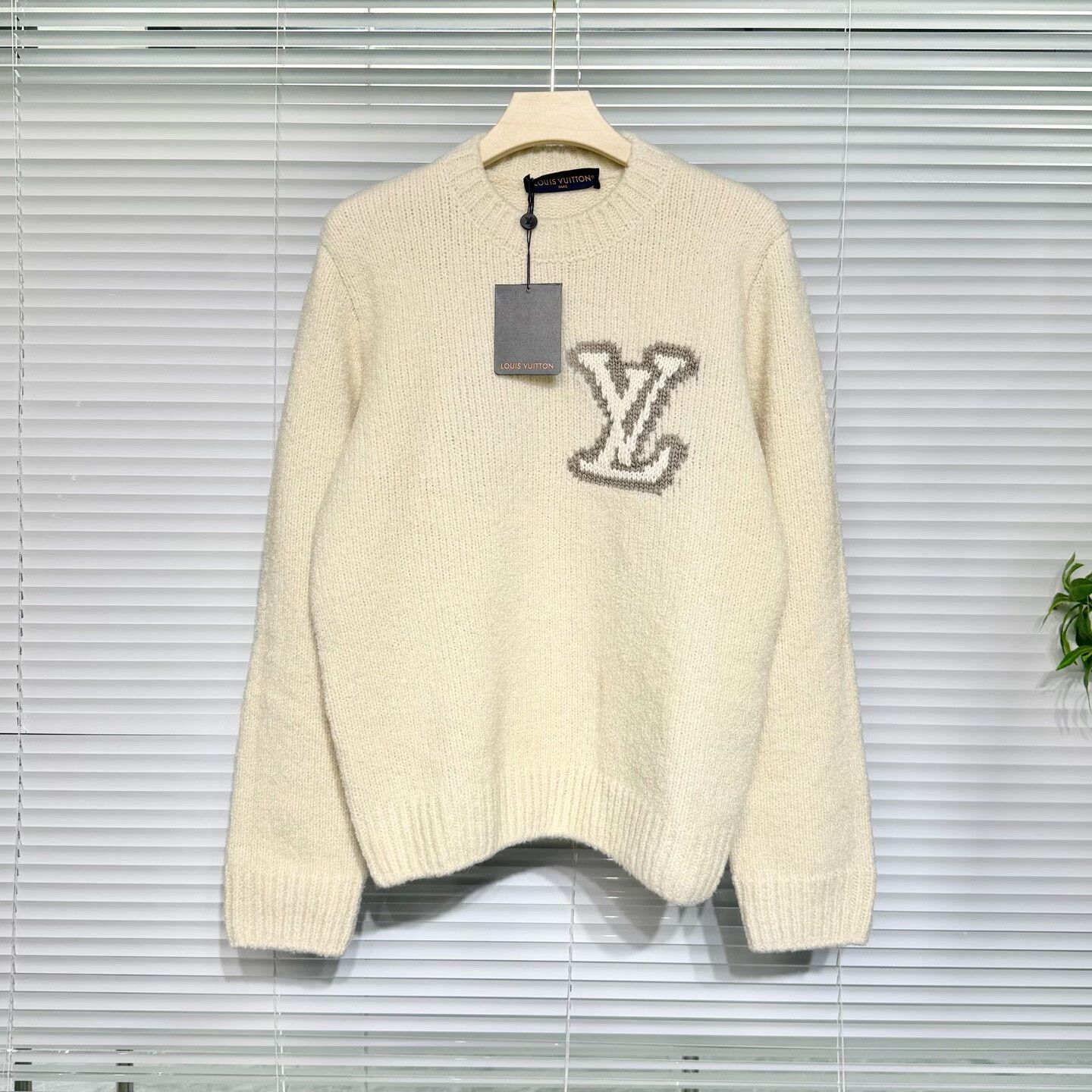Louis Vuitton New LV Knit Sweater with Logo Size US M / EU 48-50 / 2 - 1 Thumbnail
