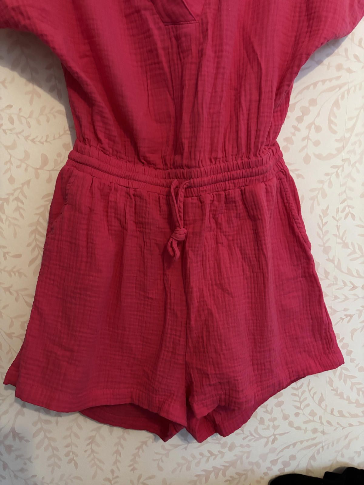 Other Cupshe Pink Romper Drawstring Waist Collar Open Back Size 30" / US 8 / IT 44 - 2 Thumbnail