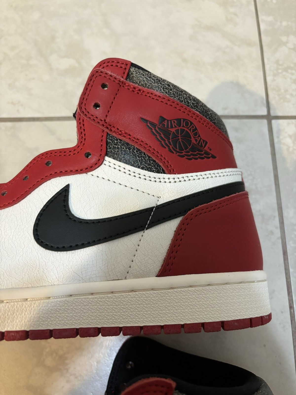 Jordan Brand new Air Jordan 1 Retro High OG Chicago Lost and Found shoes Size US 9.5 / EU 42-43 - 8 Thumbnail