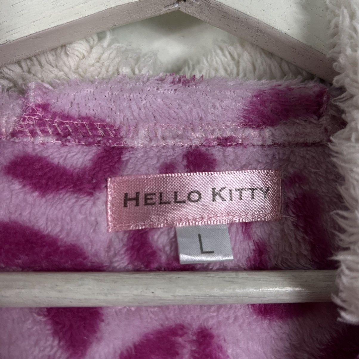 Japanese Brand 🔥 VINTAGE HELLO KITTY FAUX FUR FLEECE HOODIE Size L / US 10 / IT 46 - 15 Thumbnail