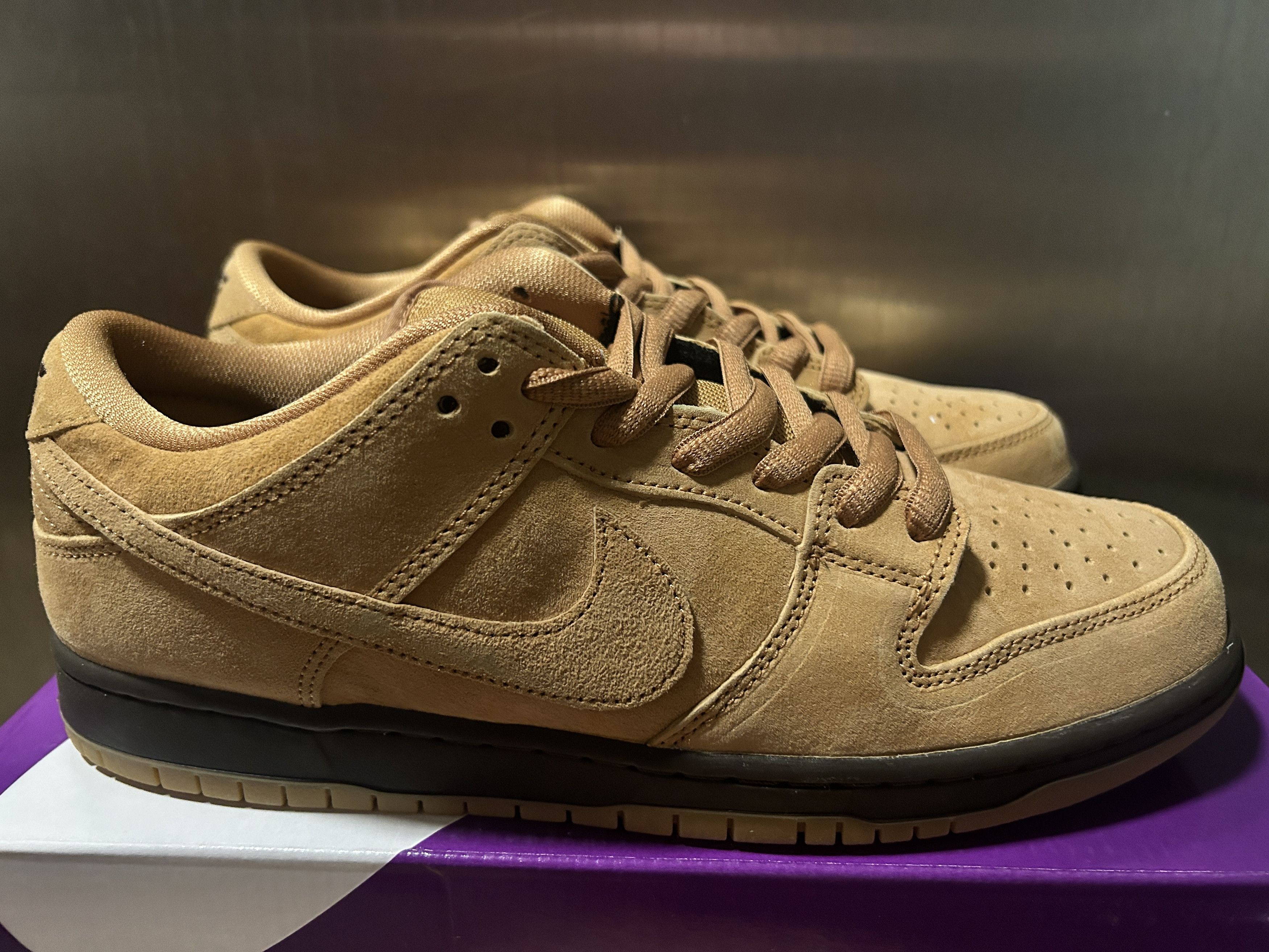 Nike Nike SB Dunk Low Wheat (2023) Size US 10 / EU 43 - 4 Thumbnail