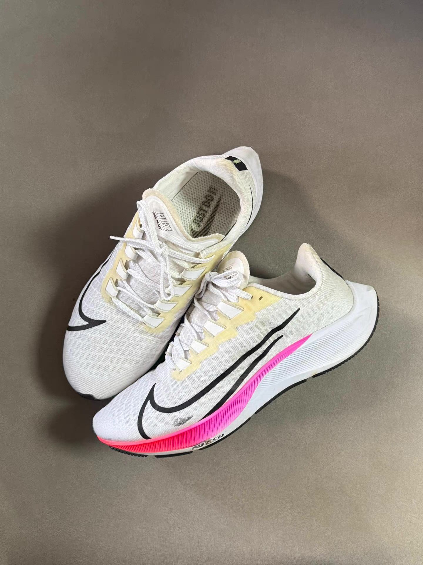 Nike Nike Pegasus 37 White Rainbow Ｑ20 Size US 8 / EU 41 - 1 Thumbnail