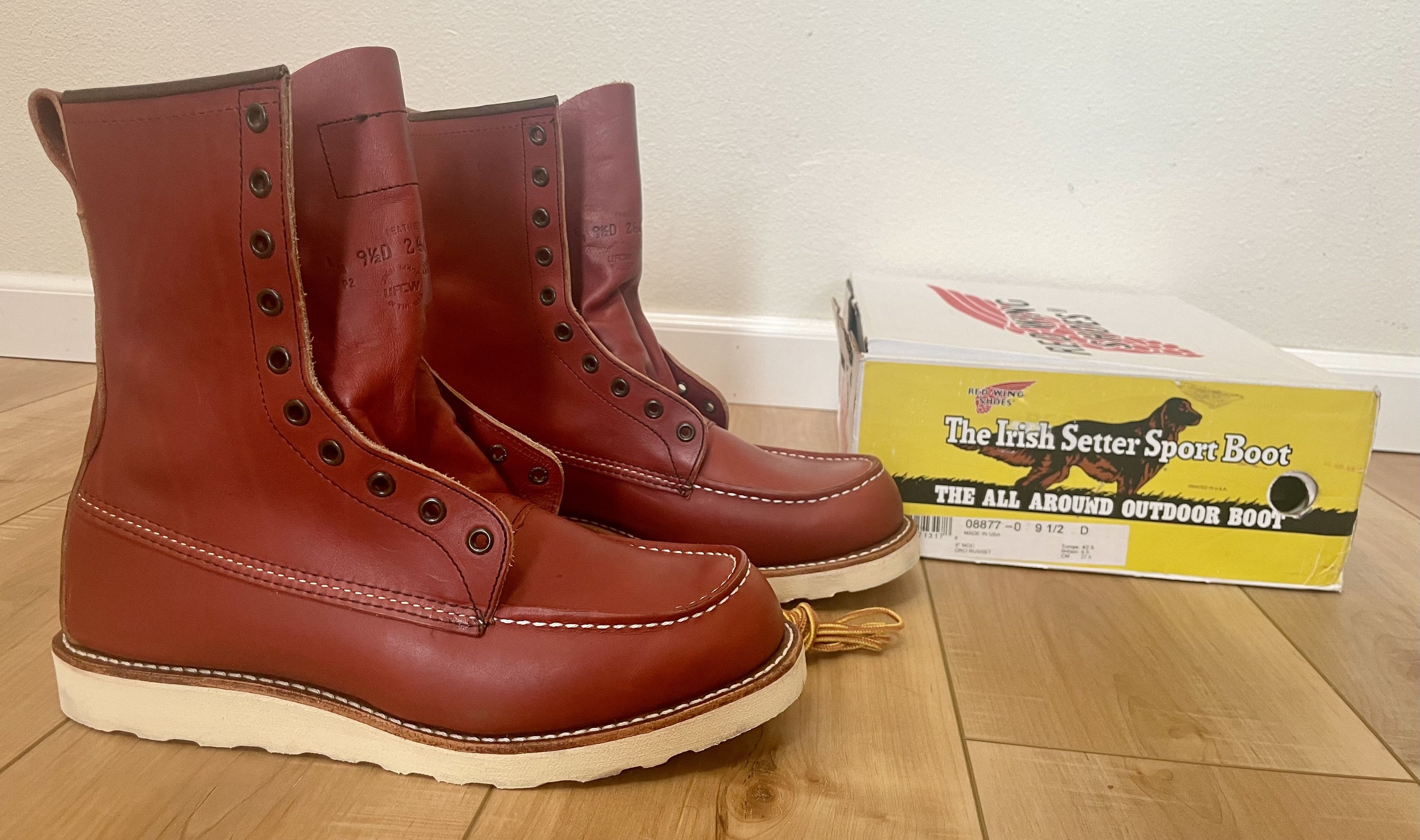 image of Red Wing 8877 Oro Russet 8" Moc Shoes, Men's (Size 9.5)
