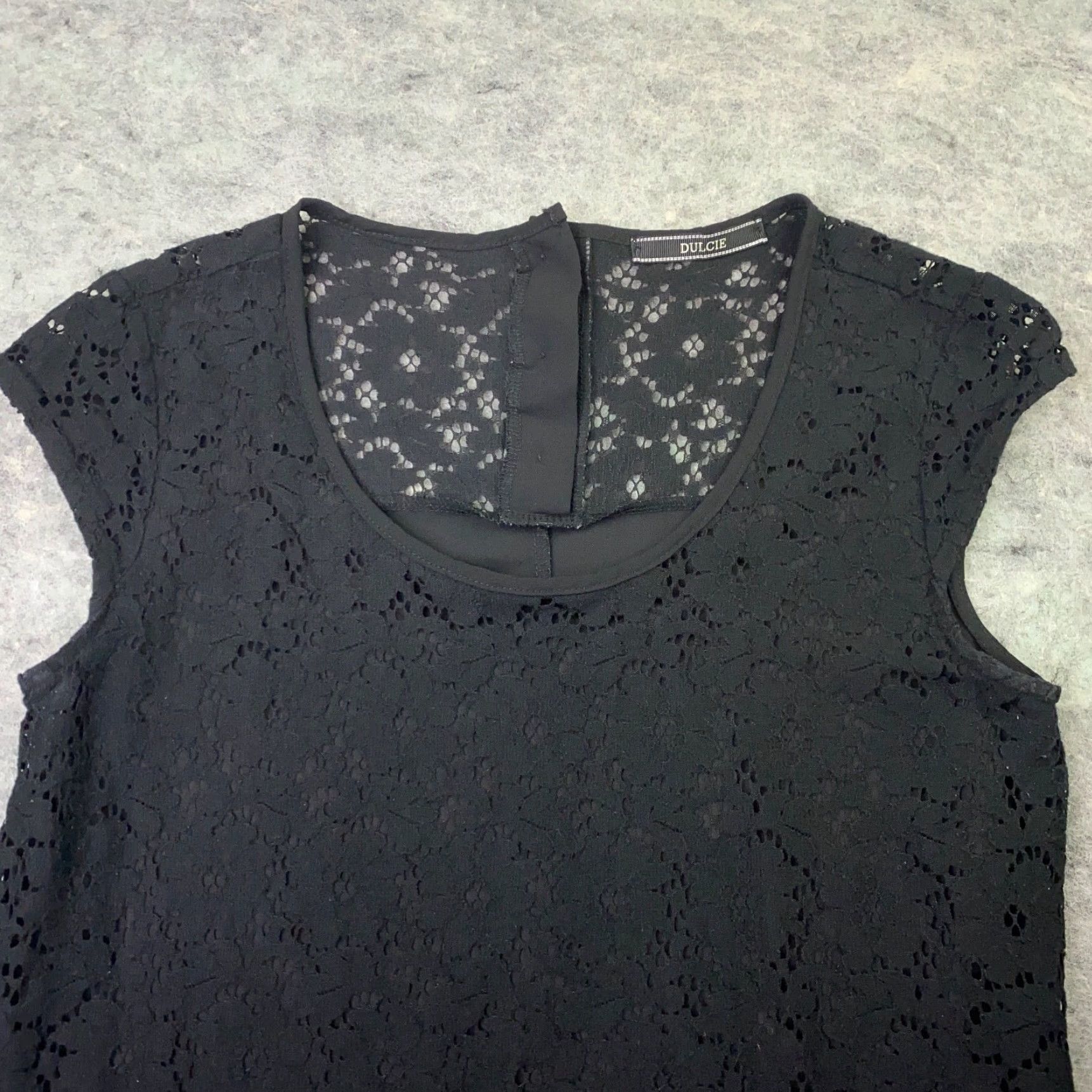 Vintage Dulcie Womens Shirt Top Large Black Blouse Lace Front Short Sleeve Scoop Neck Button Closure Lined Cotton Nylon Size L / US 10 / IT 46 - 2 Thumbnail