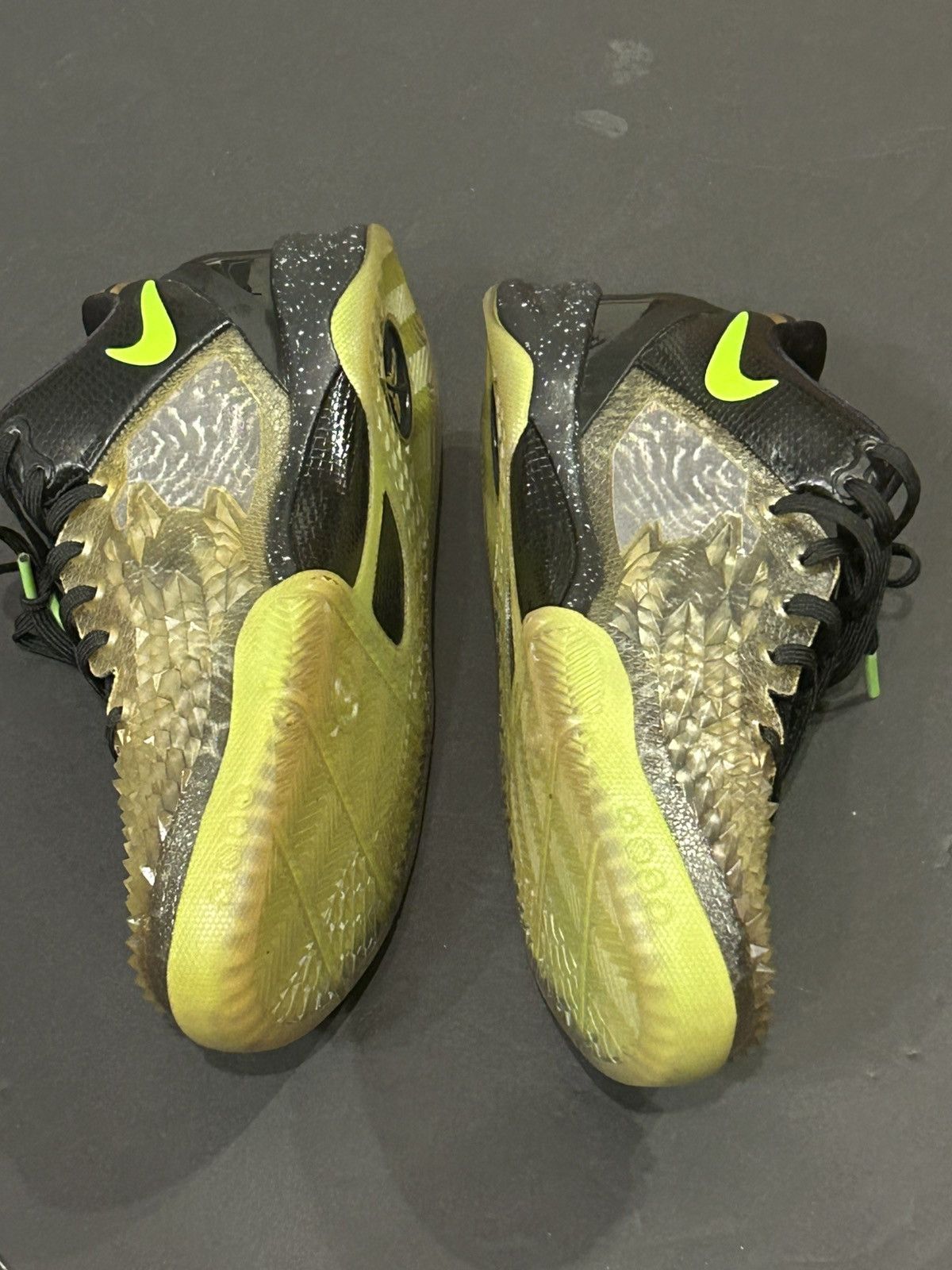 Nike Nike Kobe 8 Christmas SS Size US 5.5 / IT 35.5 - 3 Thumbnail