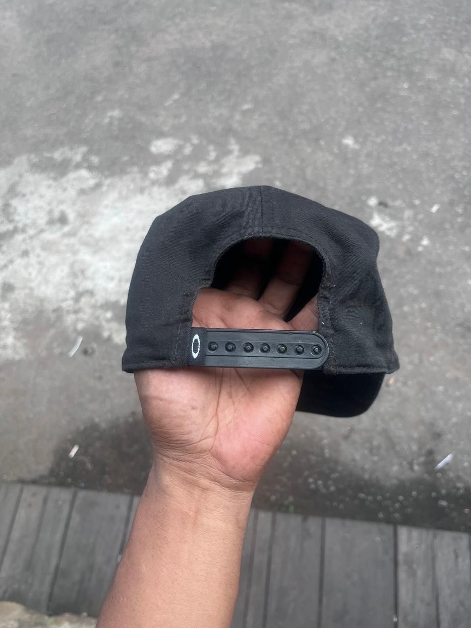 Oakley Hat Oakley Vintage Black Size ONE SIZE - 2 Thumbnail