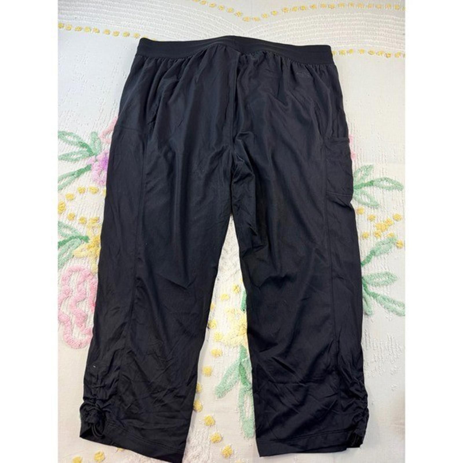 The North Face The North Face Womens 2X Regular Black FlashDry Capri Pants Size 42" / US 20 - 2 Thumbnail