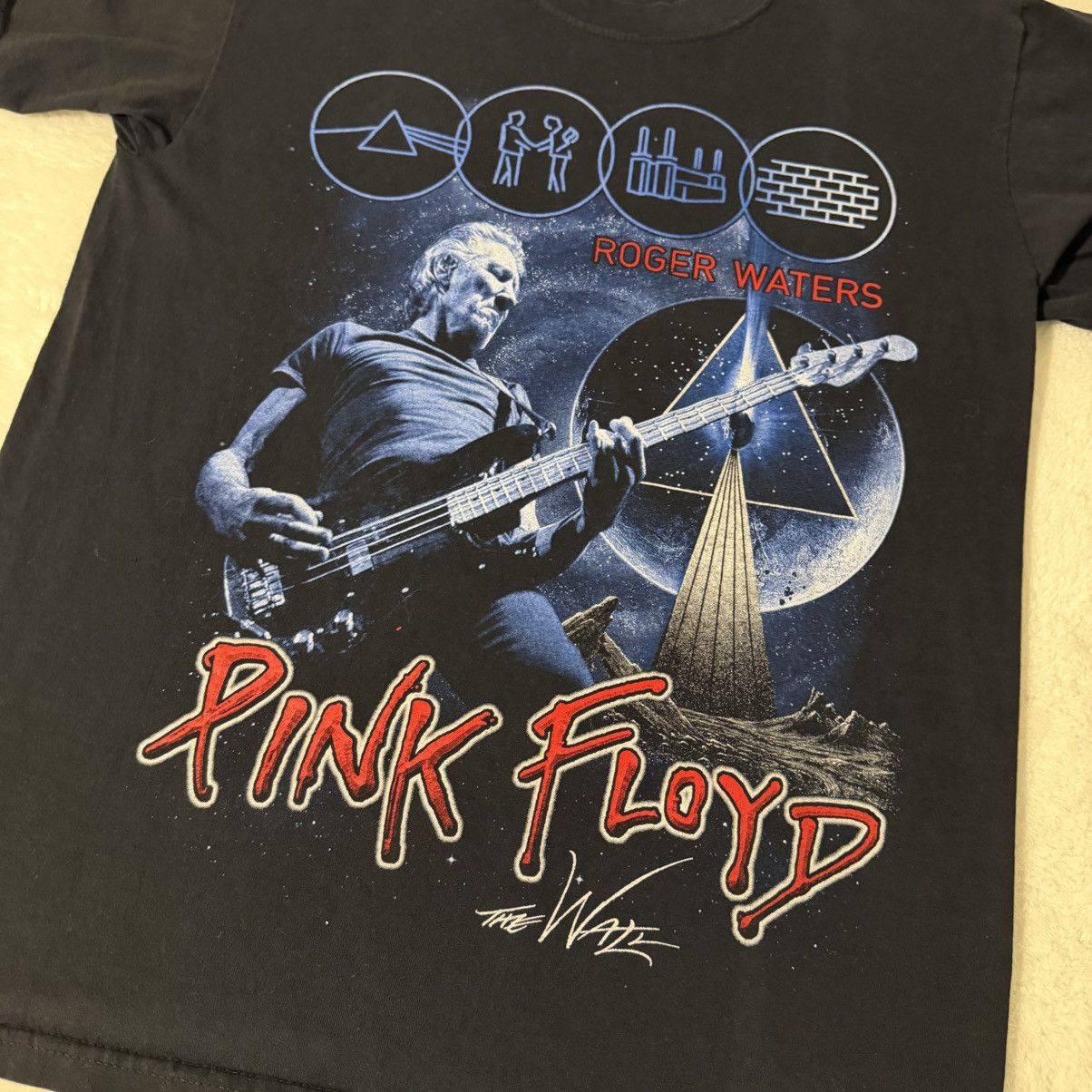 Pink Floyd 90’s Vintage Pink Floyd Dark Side of the Moon T-shirt Size US S / EU 44-46 / 1 - 2 Thumbnail