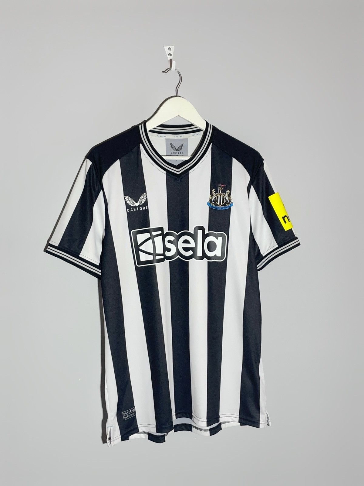 Castore Newcastle United Castore 2023/24 Home Football Shirt Size US L / EU 52-54 / 3 - 2 Thumbnail