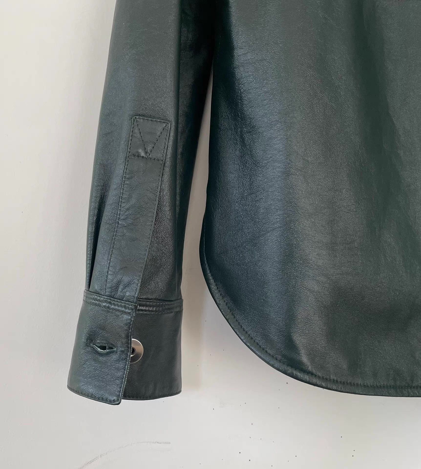Bottega Veneta Bottega Veneta Men's Genuine Leather Shirt Ｑ21 Size US M / EU 48-50 / 2 - 8 Thumbnail