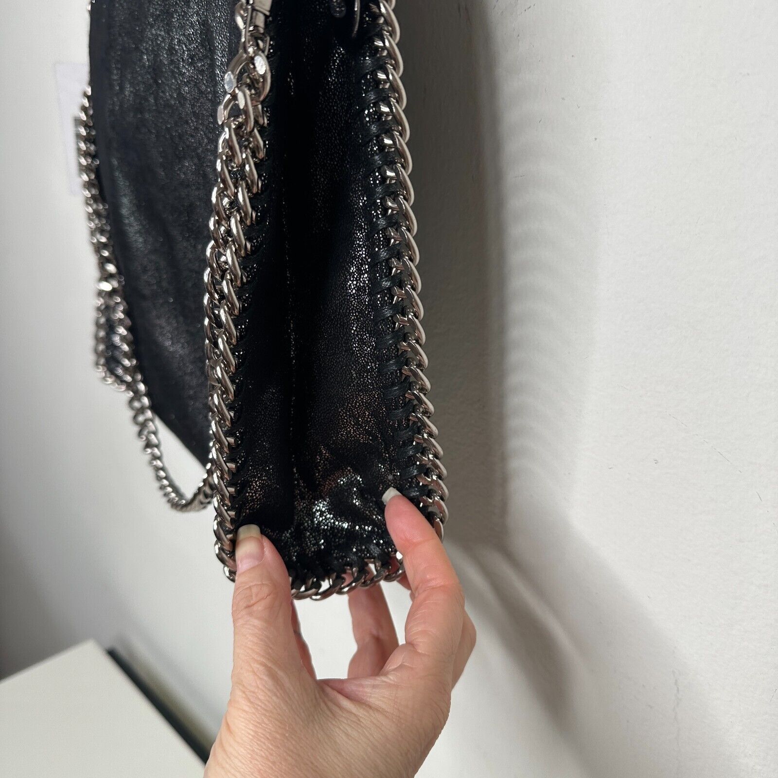 Other NWT Chic Fabella Tote Black Silver Chain Leatherette Zip Size ONE SIZE - 4 Thumbnail