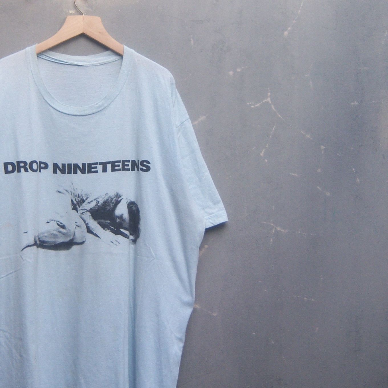 Band Tees Drop Nineteens Tour US 1992 Size US XL / EU 56 / 4 - 3 Thumbnail