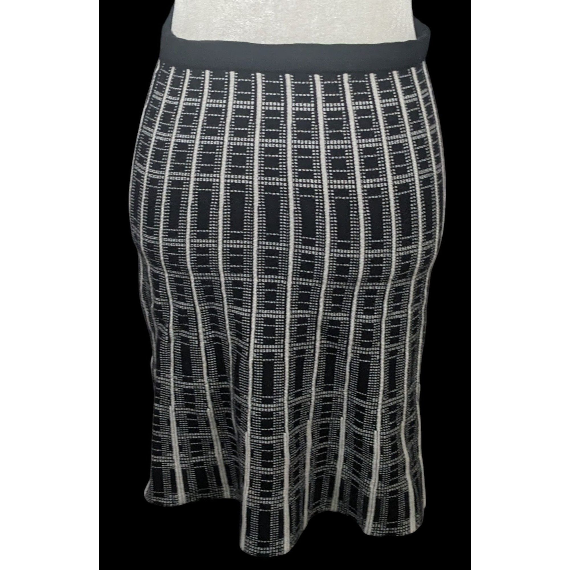Other Spense Black And White Abstract Geometric Knit Skirt Size 28" / US 6 / IT 42 - 2 Thumbnail