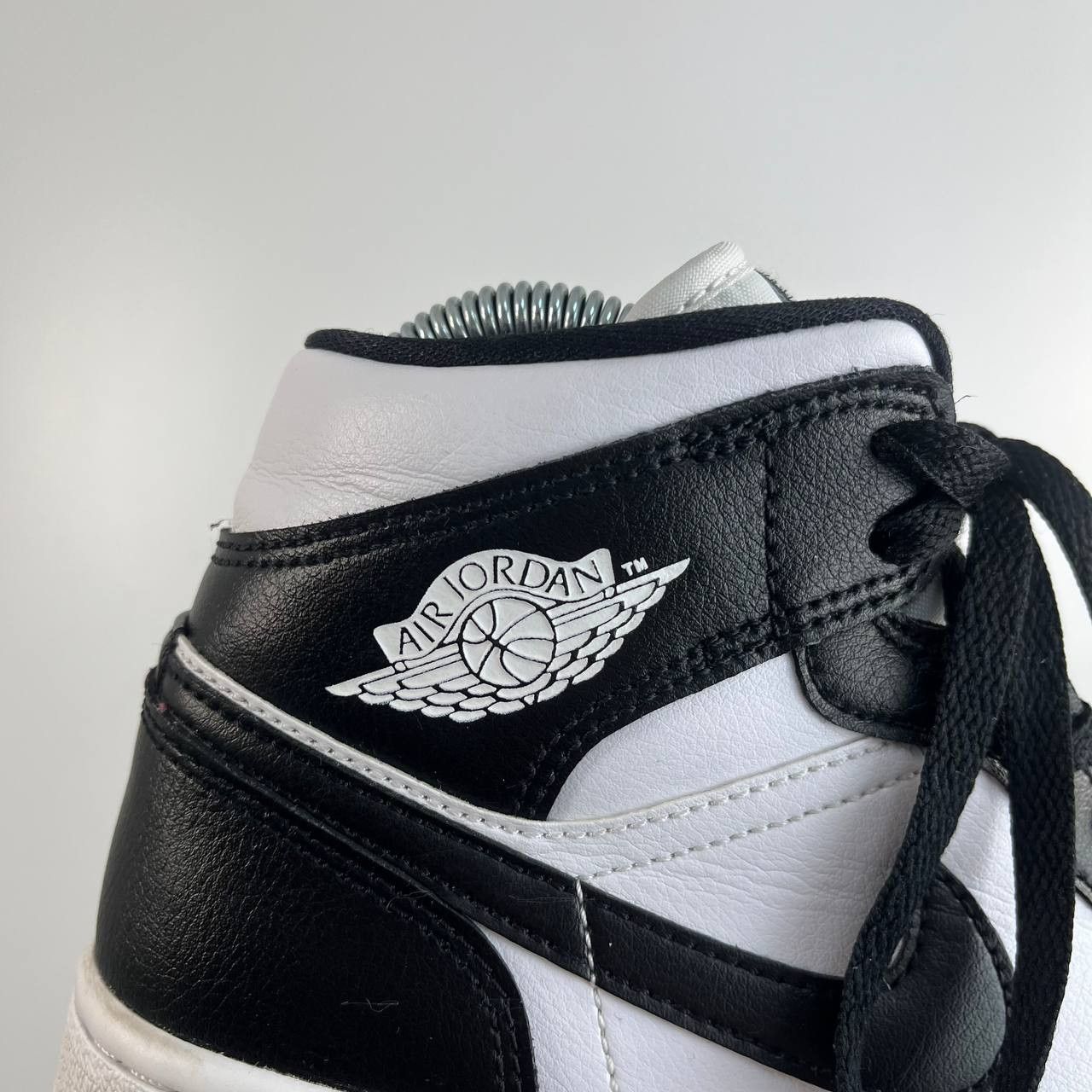 Nike Nike Air Jordan 1 Mid Black White Sneakers Womens Size 37.5 Size US 6.5 / IT 36.5 - 8 Thumbnail