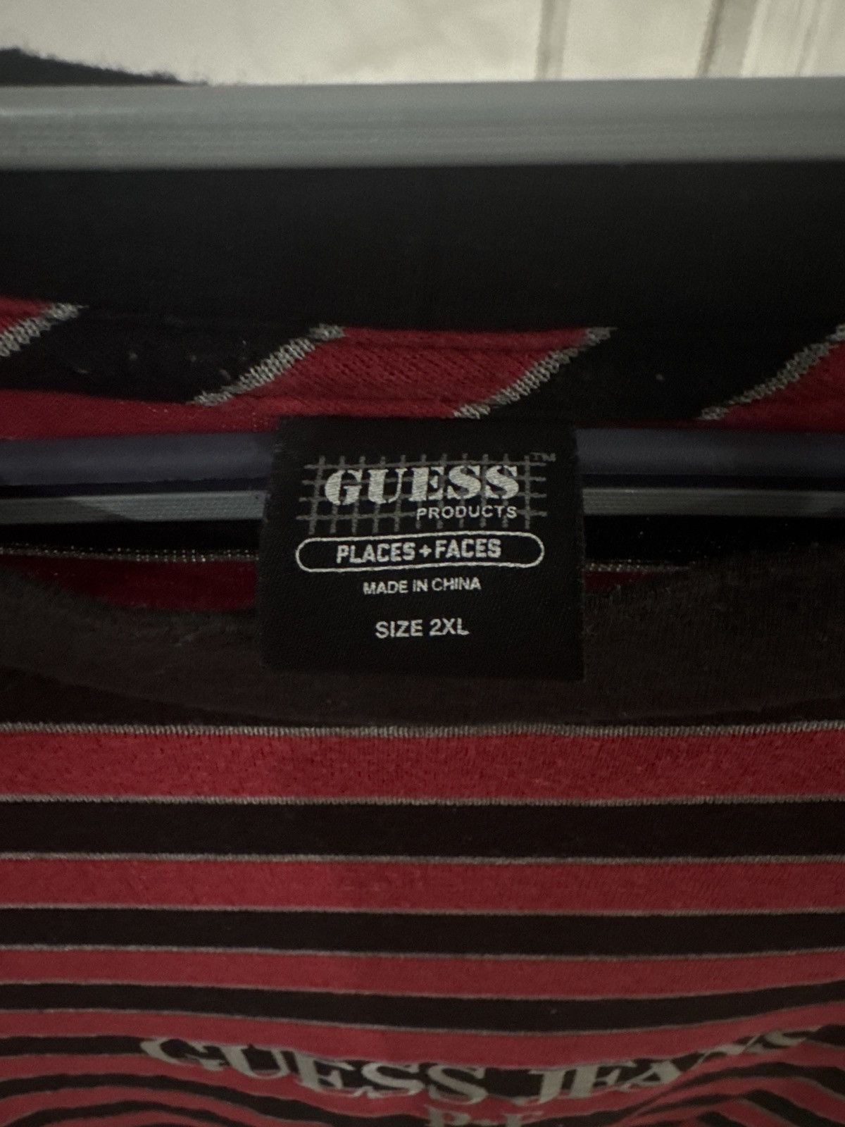 Guess × Places + Faces Guess Places + Faces Red Long sleeve Size US XXL / EU 58 / 5 - 3 Thumbnail