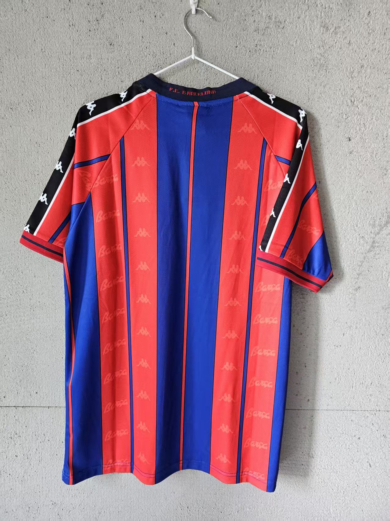 Other Barcelona Jersey 1997 1998 Size US XL / EU 56 / 4 - 4 Thumbnail