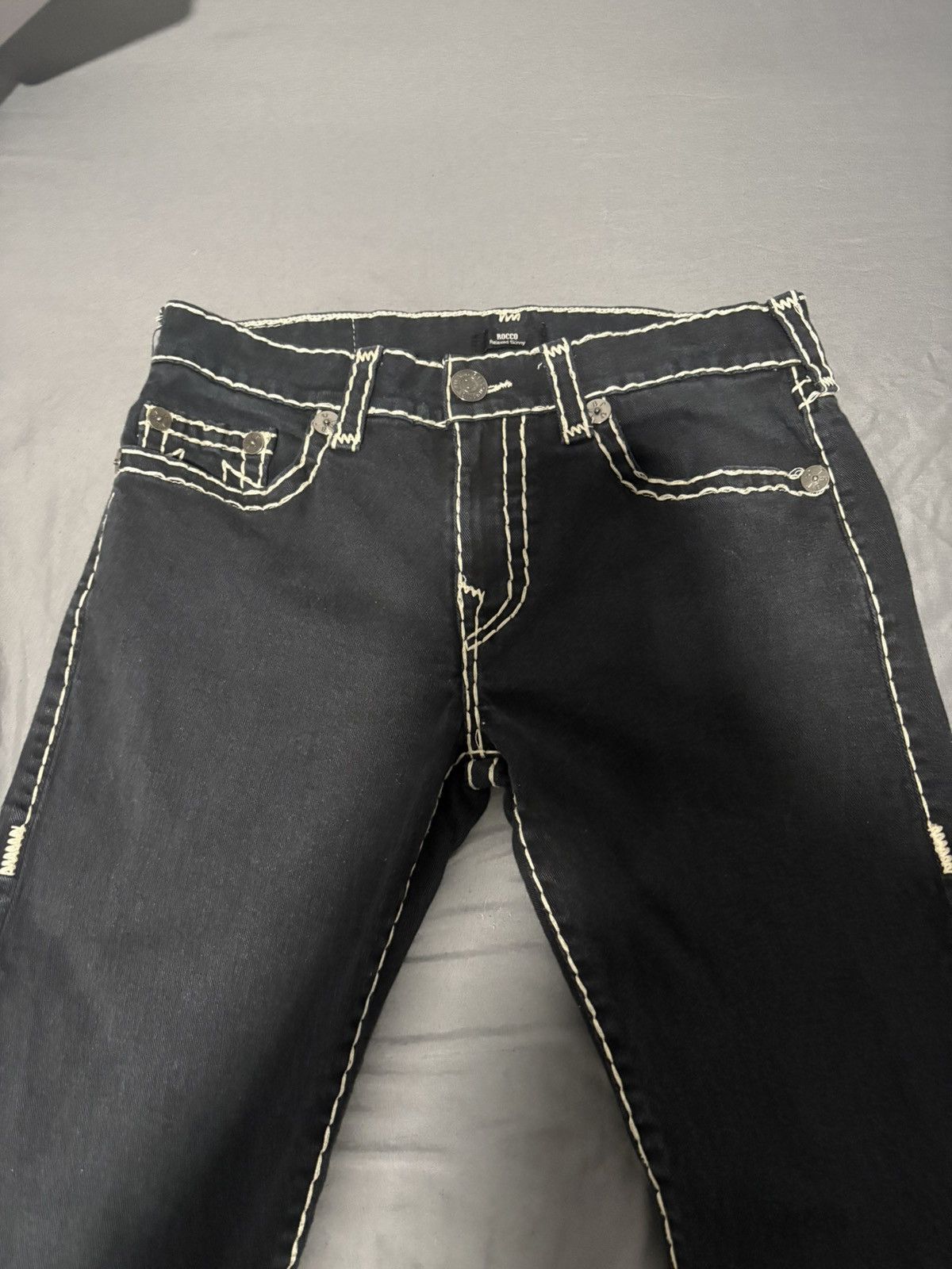 True Religion True religon white stiched pants Size US 33 - 3 Thumbnail