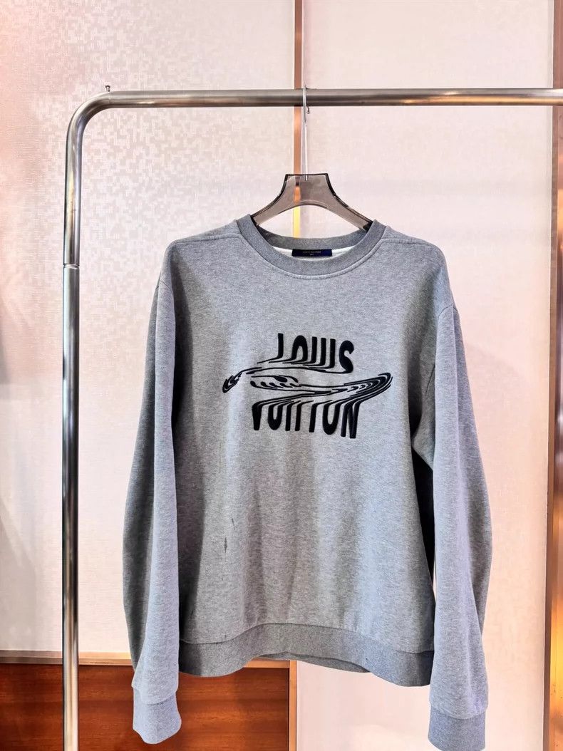 Louis Vuitton Louis Vuitton Classic monogrammed, incongruous logo sweats Size US XL / EU 56 / 4 - 1 Thumbnail