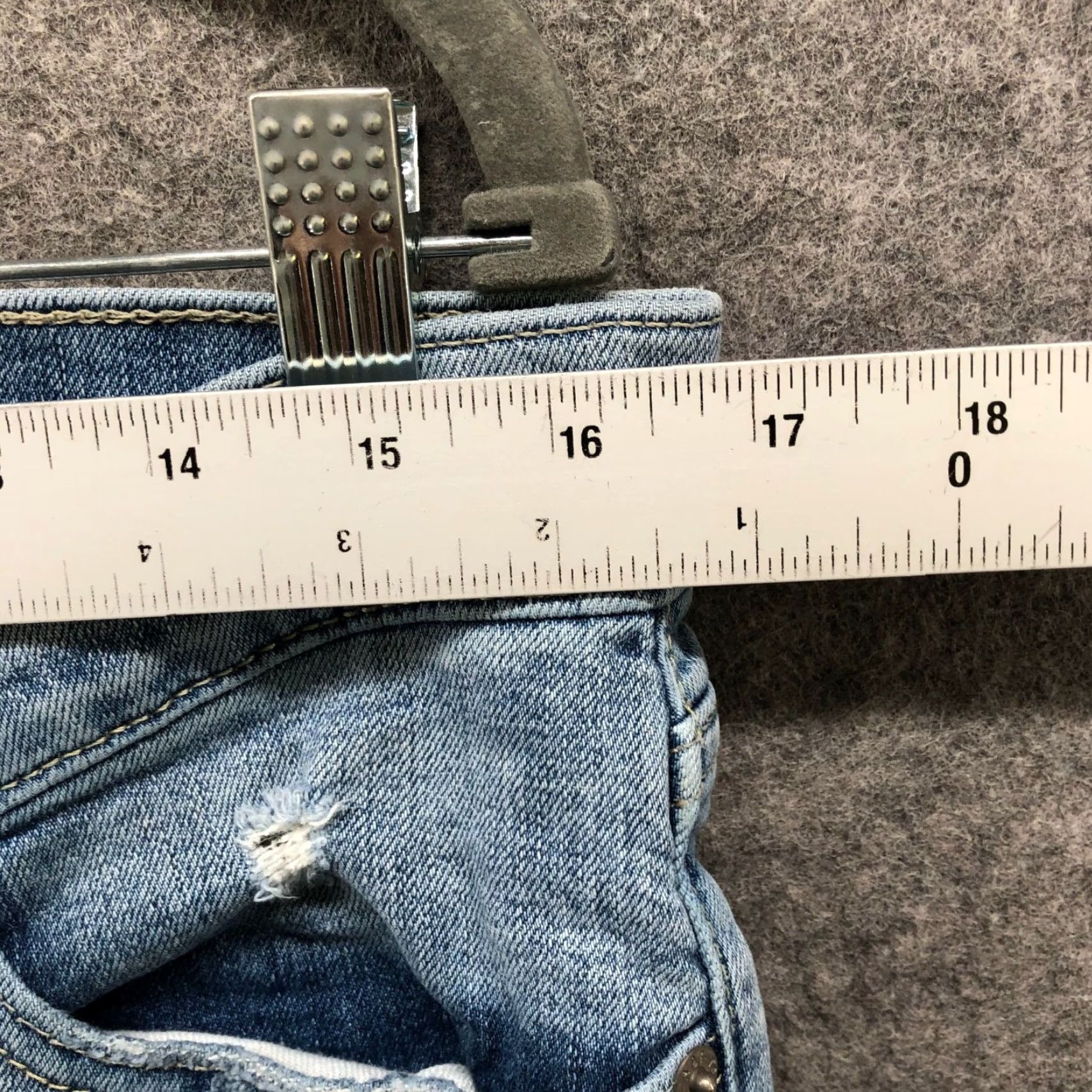 Abercrombie & Fitch Abercrombie & Fitch Super Skinny Jean Mens 33x32 Light Wash Distressed Denim 5-Pocket Stretch Skinny Jeans Mens 33 Chestnut Blue Distressed Size US 33 - 6 Thumbnail