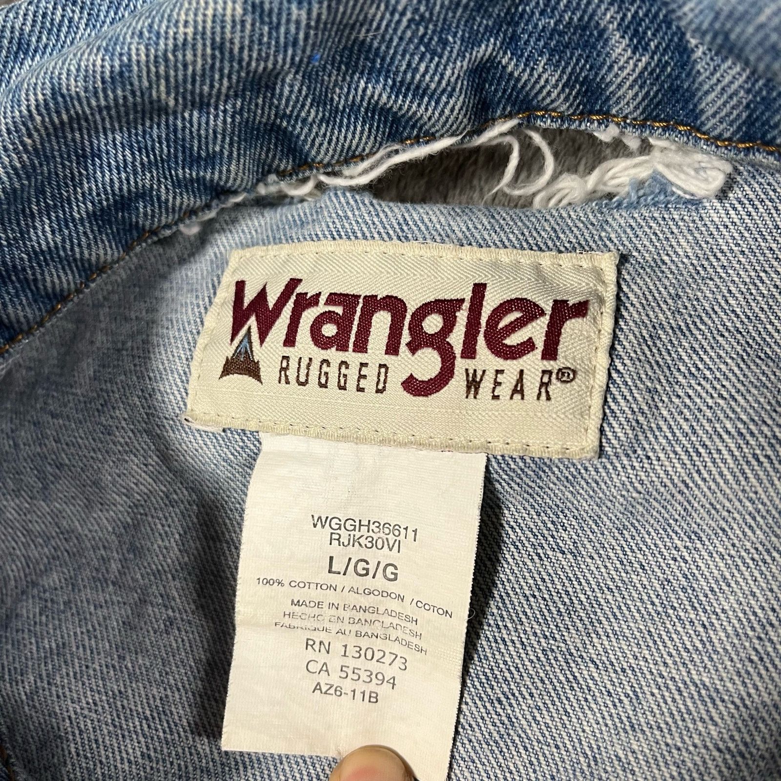Wrangler Vintage Wrangler Rugged Wear Denim Thrashed Washed Jacket Size US L / EU 52-54 / 3 - 3 Thumbnail