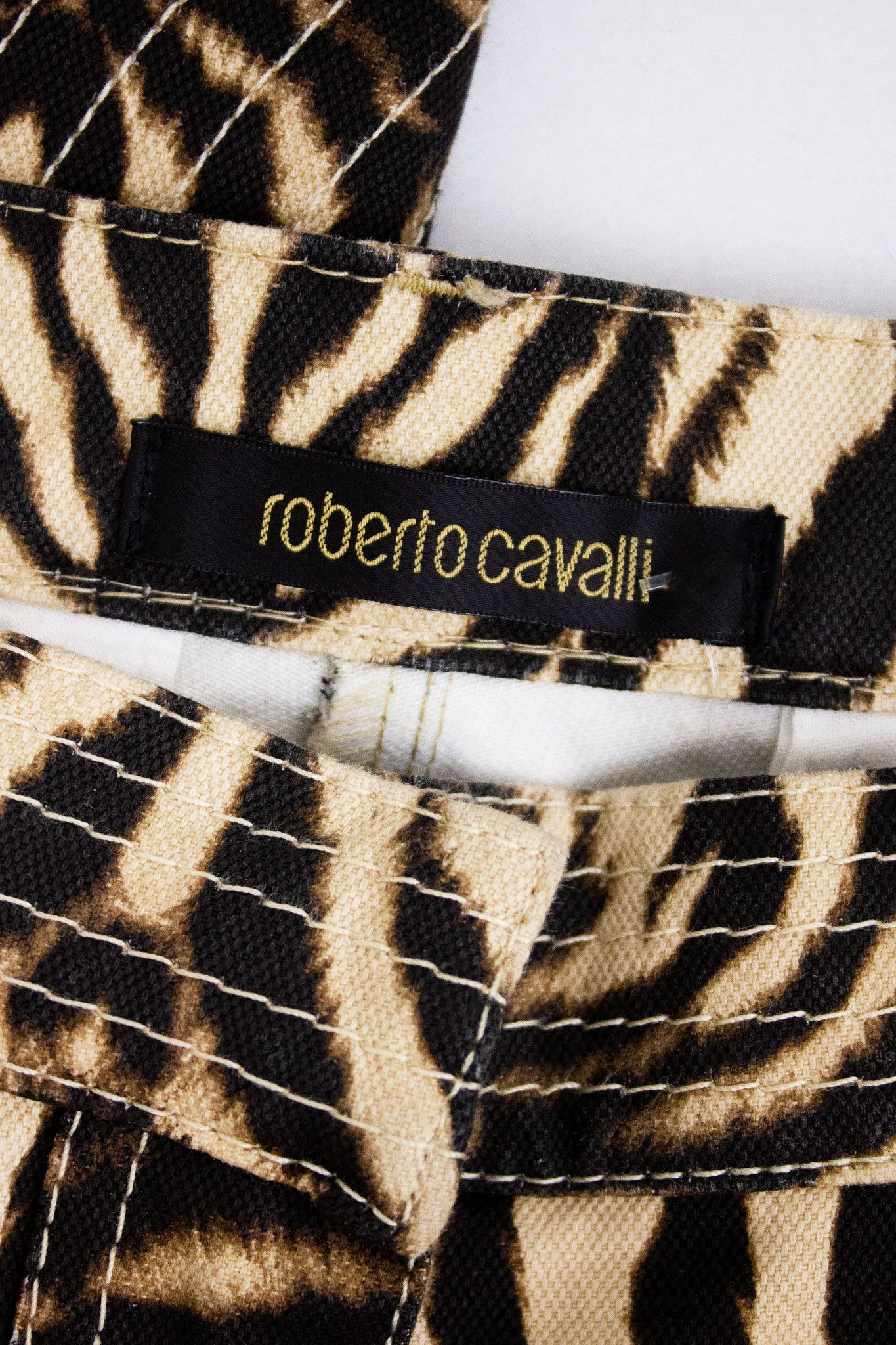 Roberto Cavalli Roberto Cavalli leopard print capri trousers Size 30" / US 8 / IT 44 - 4 Thumbnail