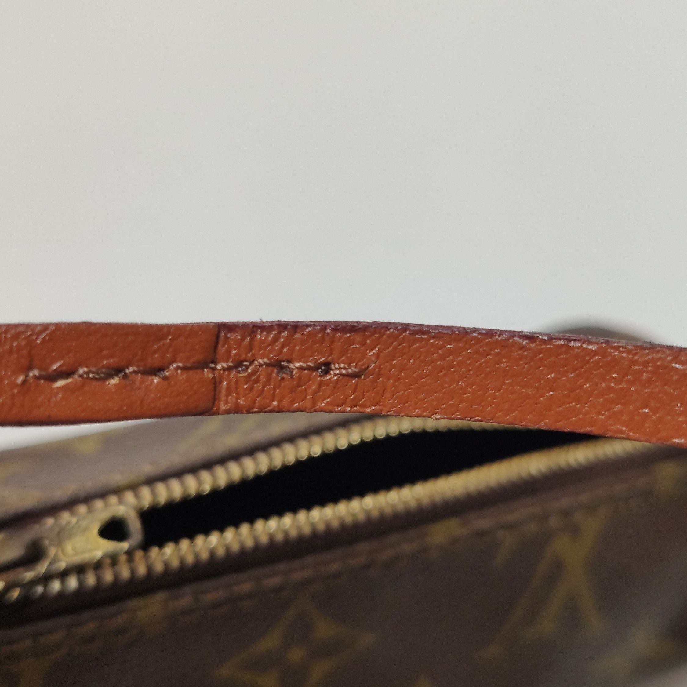 Louis Vuitton Louis Vuitton (LV) Papillon Mini Cowhide Monogram Printed D Size ONE SIZE - 5 Thumbnail