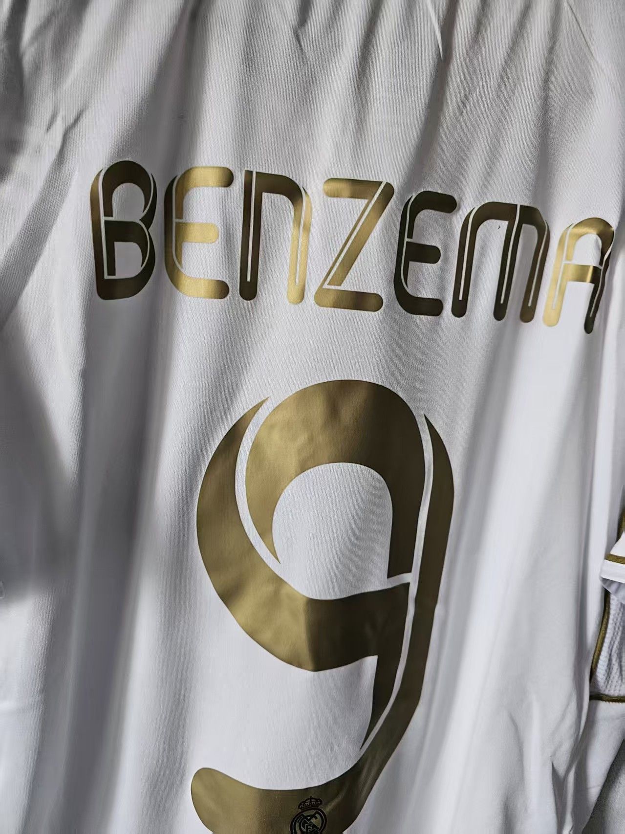Other 2011 2012 Real Madrid #9 Karim Benzema Jersey Size US M / EU 48-50 / 2 - 5 Thumbnail