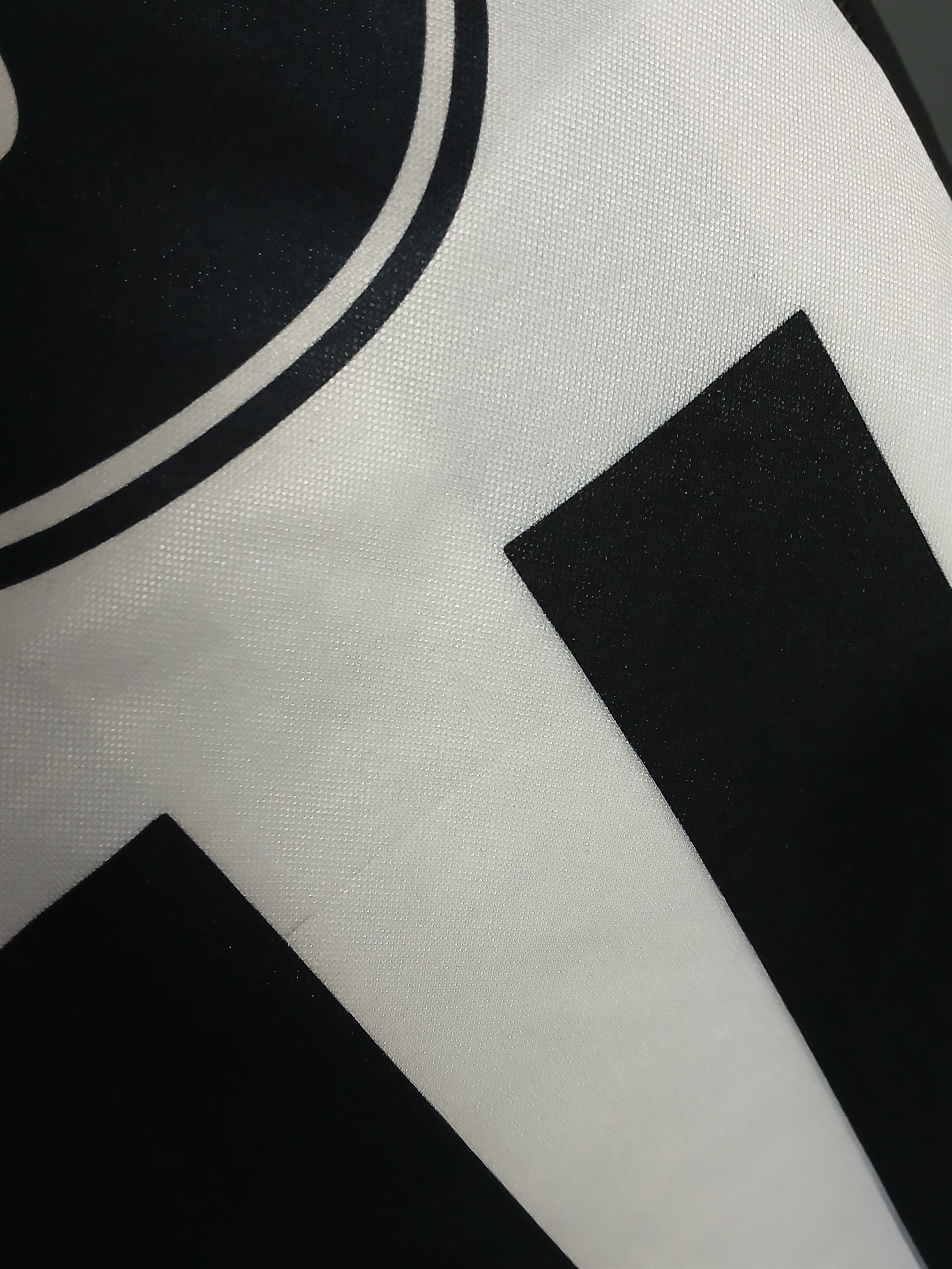 Other Partizan Belgrade 2003/2004 Home Football Jersey T-Shirt Size US M / EU 48-50 / 2 - 12 Thumbnail