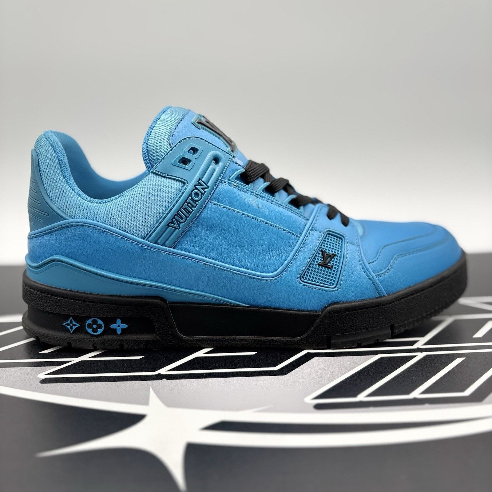 Louis Vuitton (8-8.5 US) Louis Vuitton Trainer ' Blue Black ' | GOOD COND! Size US 8.5 / EU 41-42 - 2 Thumbnail