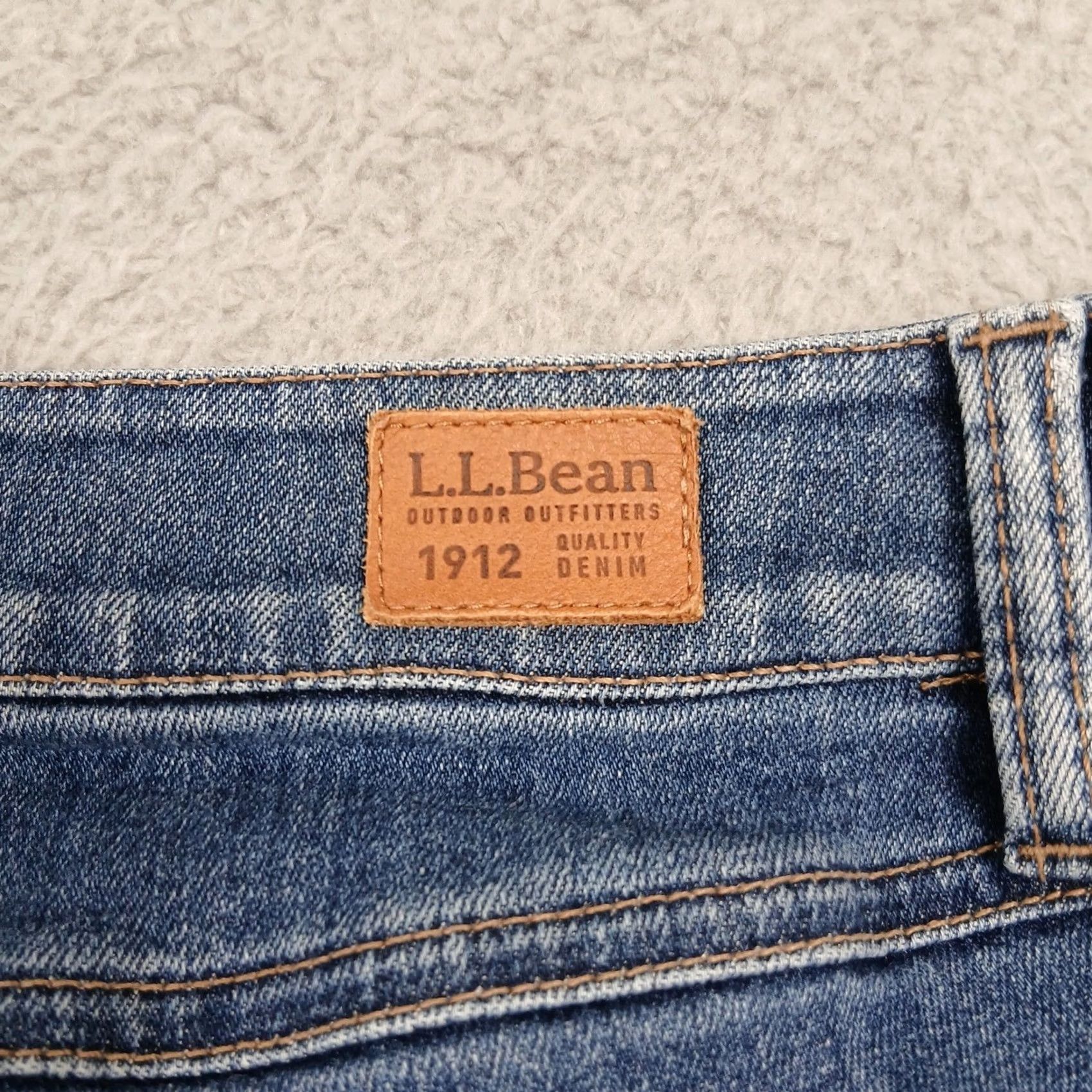 Vintage L.L. Bean 1912 Favorite Fit Straight Jeans Women's 16P Petite Blue EUC Size 38" / US 16 / IT 52 - 4 Thumbnail