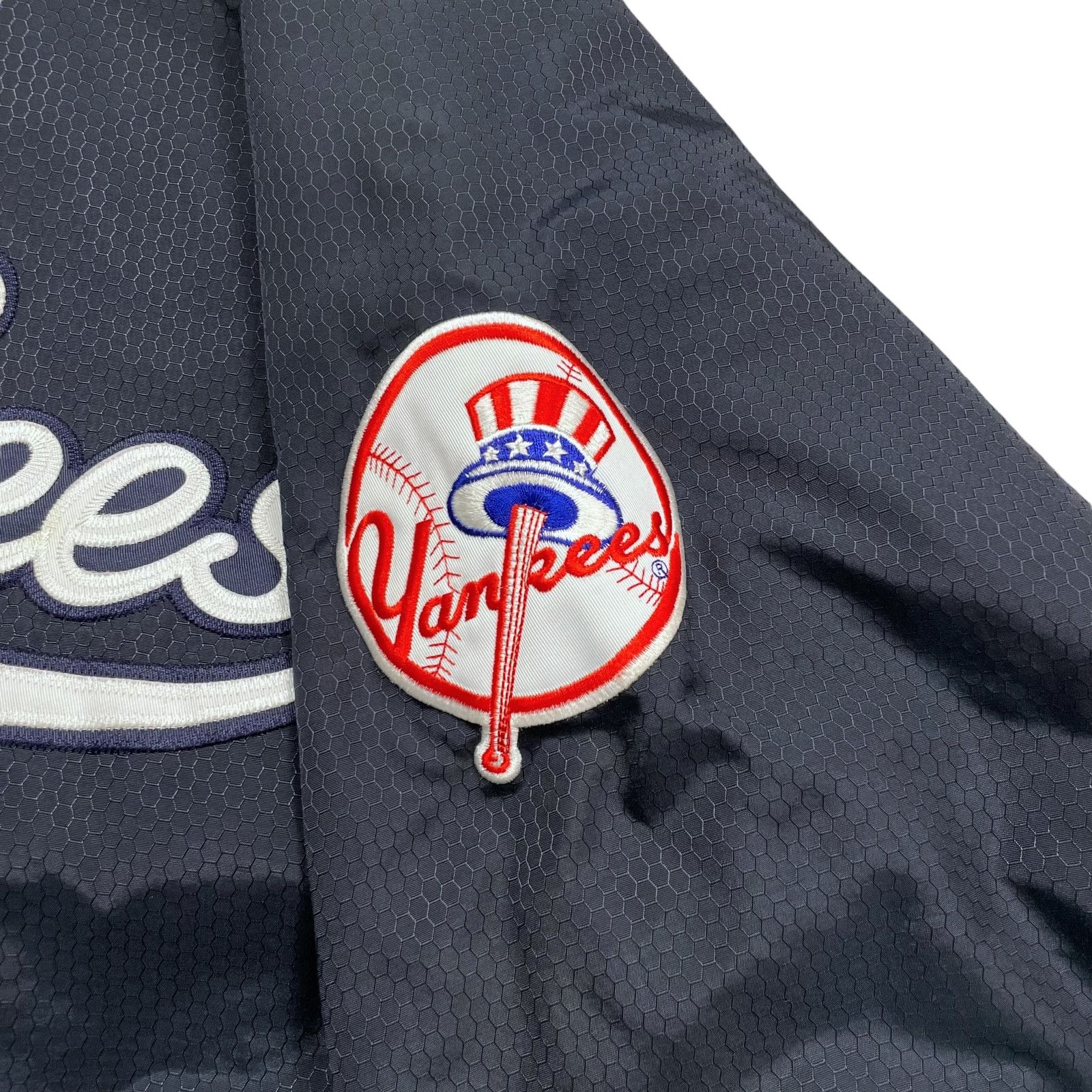 MLB VTG 00s NEW YORK YANKEES MAJESTIC AUTHENTIC DUGOUT JACKET Size US L / EU 52-54 / 3 - 5 Thumbnail