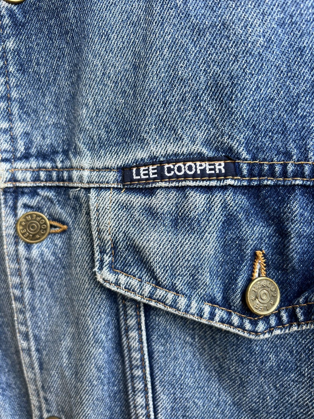 Vintage VTG 80s 90s Lee Cooper Distress Fade Denim Trucker Jacket Size US L / EU 52-54 / 3 - 9 Thumbnail