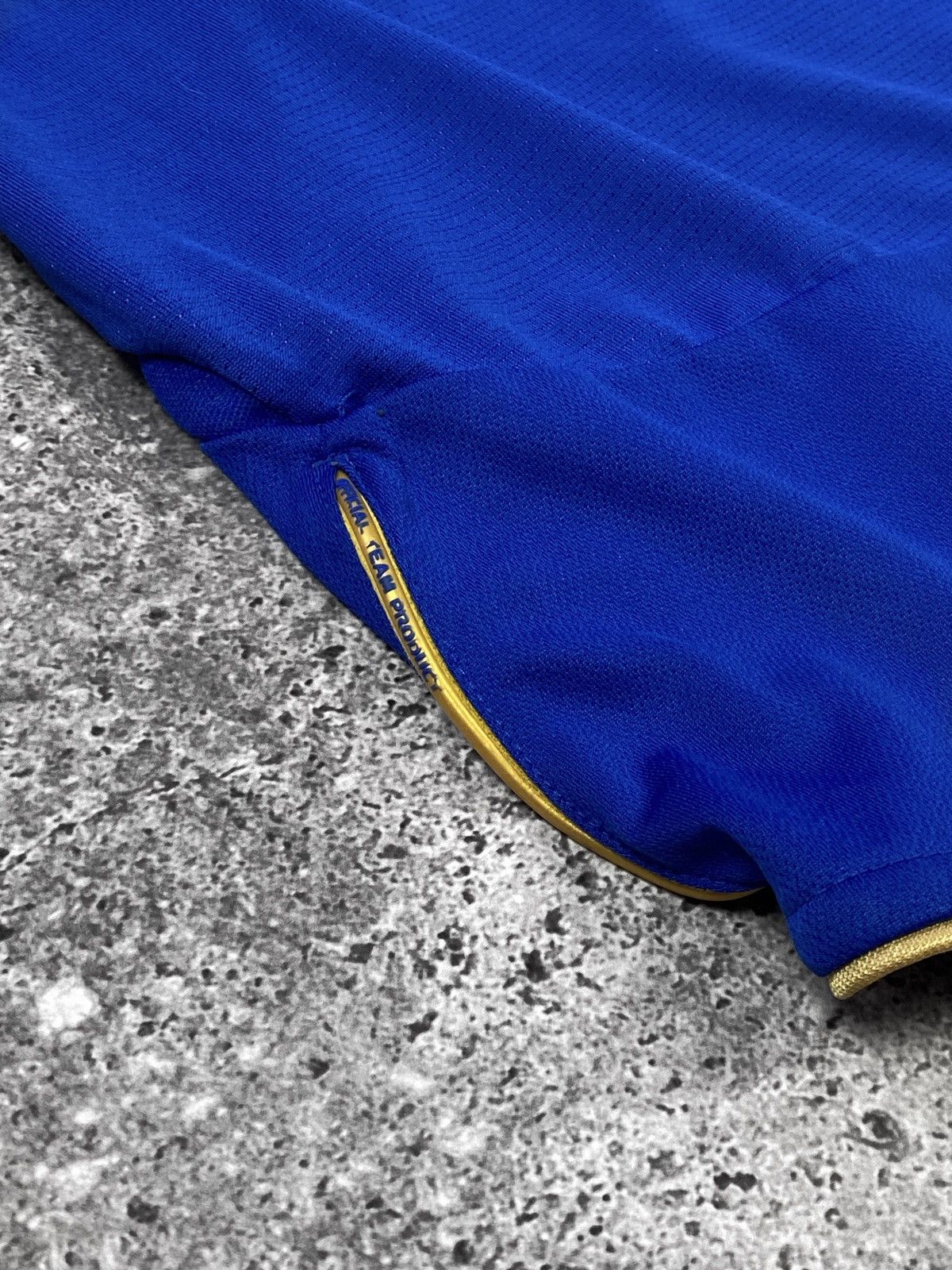 Chelsea Soccer × Umbro Umbro Chelsea 2005 2006 Home Football Shirt Soccer Jerseys Size US M / EU 48-50 / 2 - 5 Thumbnail