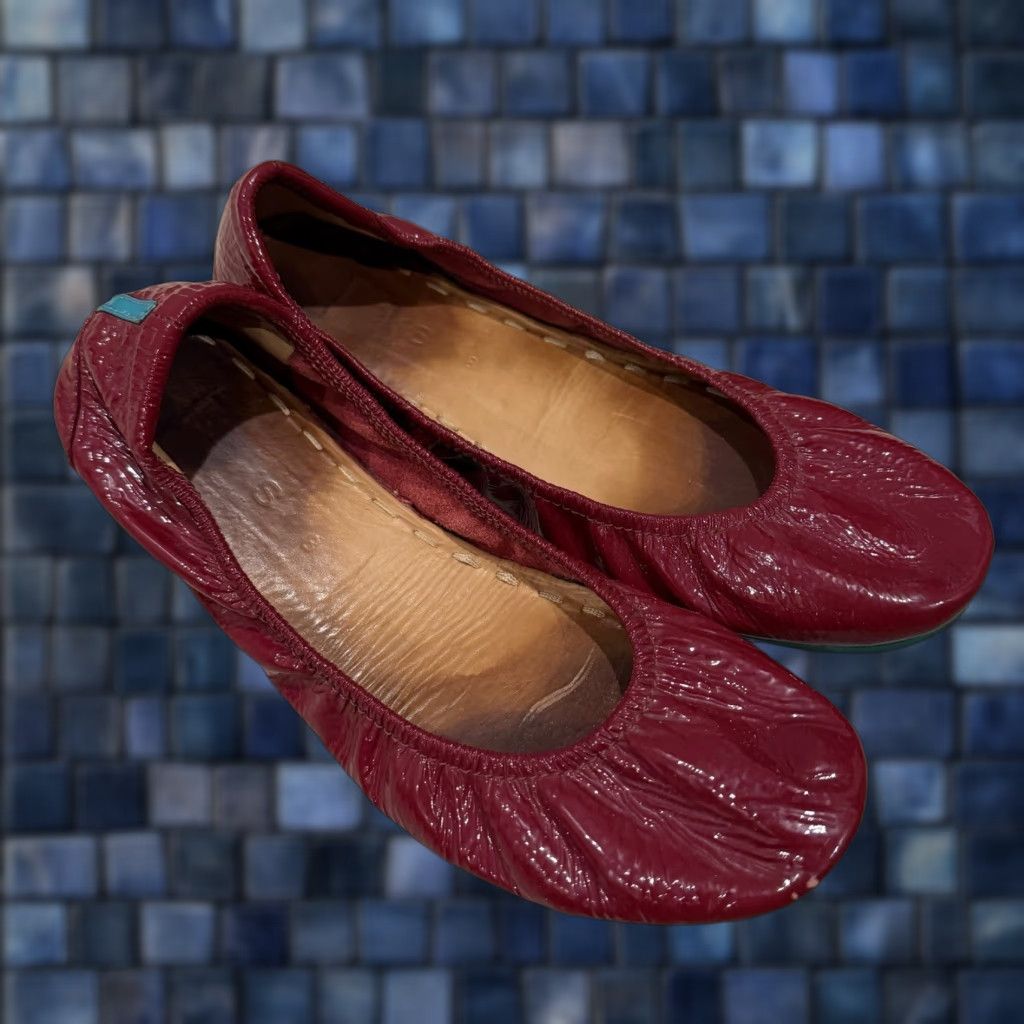 Tieks Ballet Flats Women 8 Ruby Red Patent Leather Flat Slip On City 90s? Wait not. No extra.