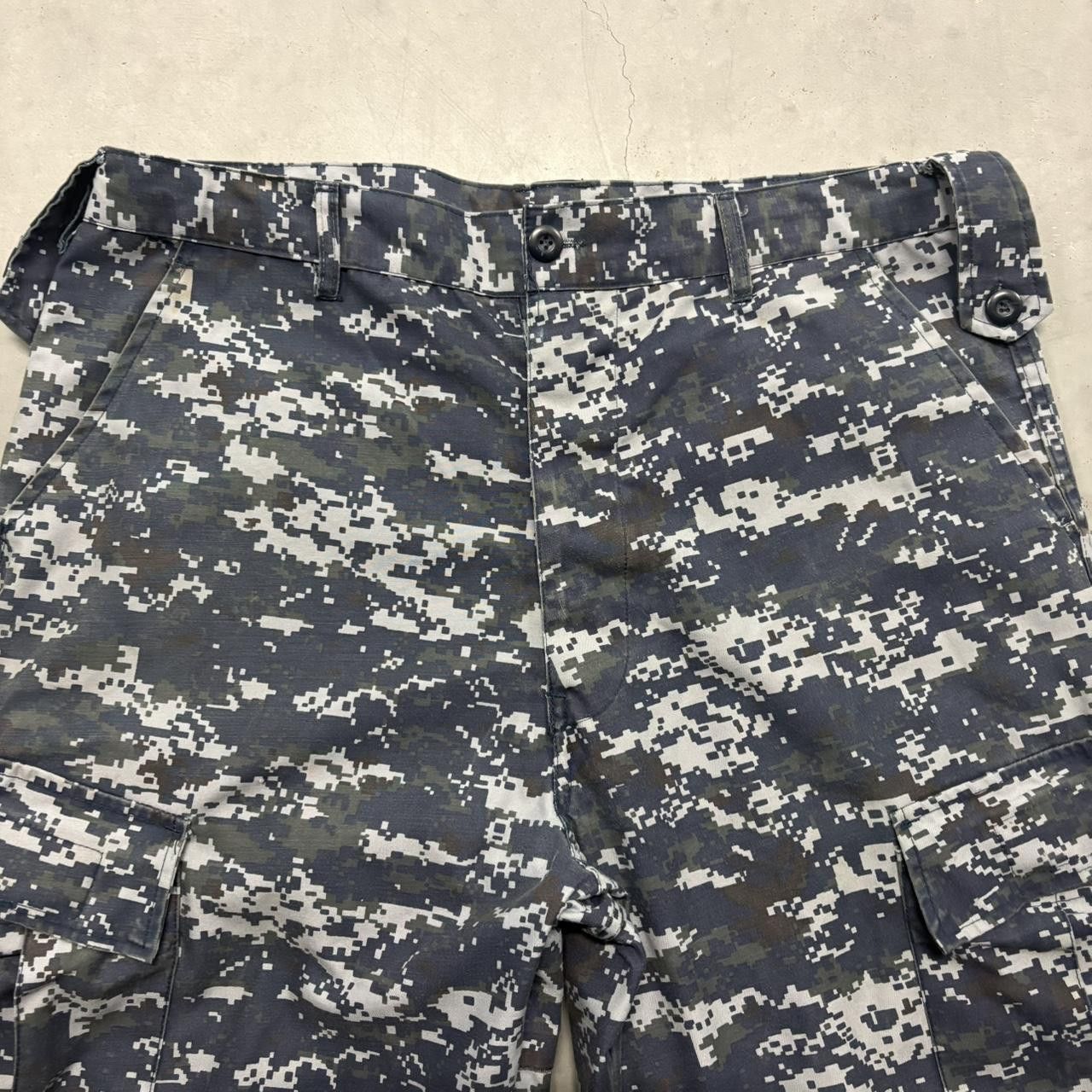 Vintage Crazy Vintage Y2K/2000s Skater Style Blue Digital Camo Streetwear Cargo Pants! Size US 38 / EU 54 - 3 Thumbnail