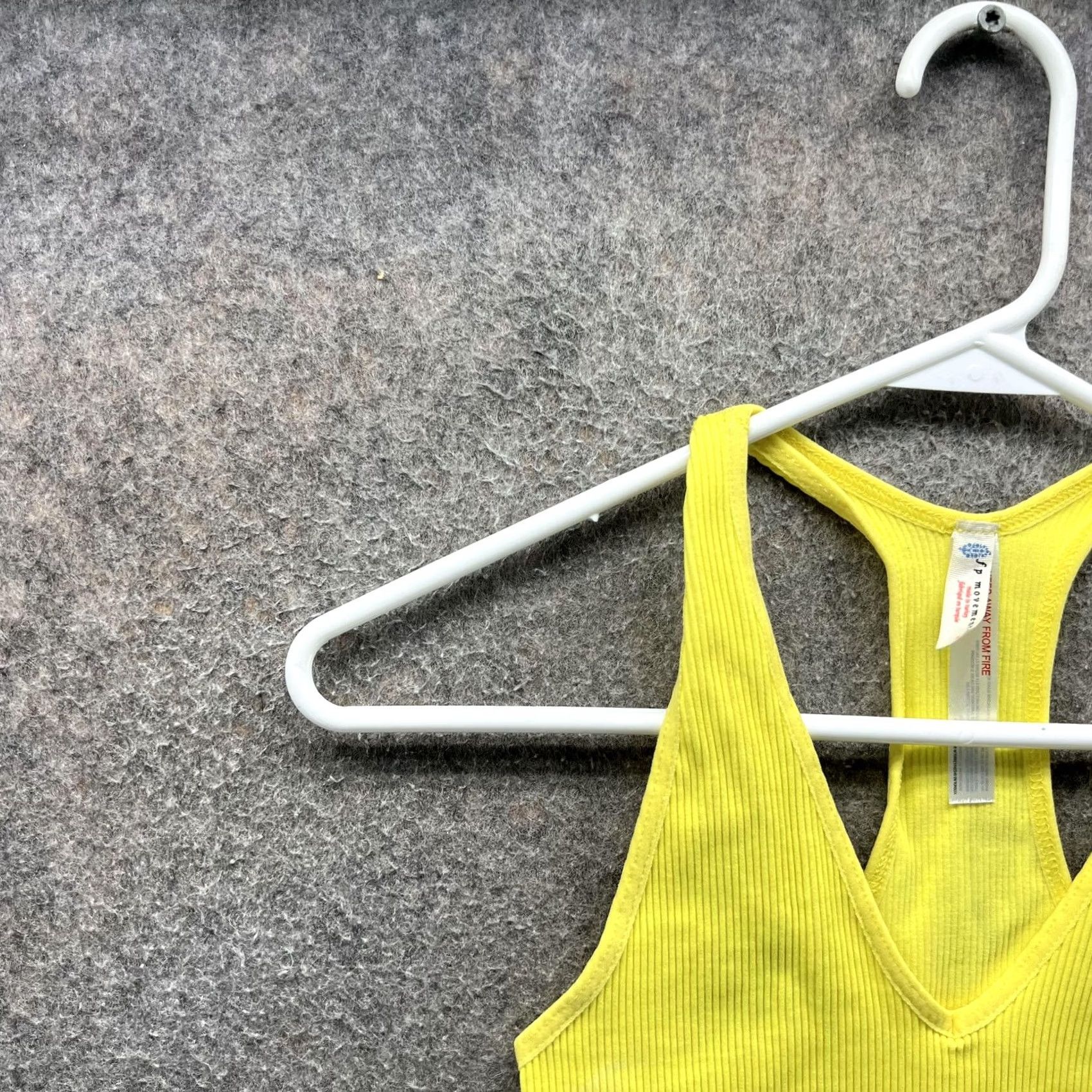 Vintage FP Movement Sports Bra Womens Small Yellow Ribbed V Neck Racerback Yoga Gym Size ONE SIZE - 6 Thumbnail