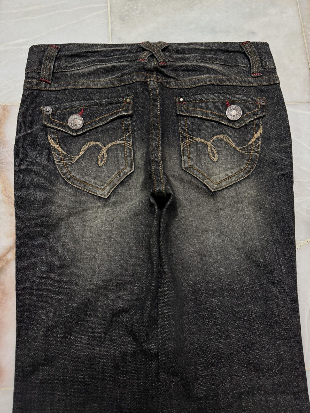Tornado Mart BELL BOTTOM VINTAGE JAPANESE MUDWASHED FLARE DARK DENIM Size US 29 - 13 Thumbnail