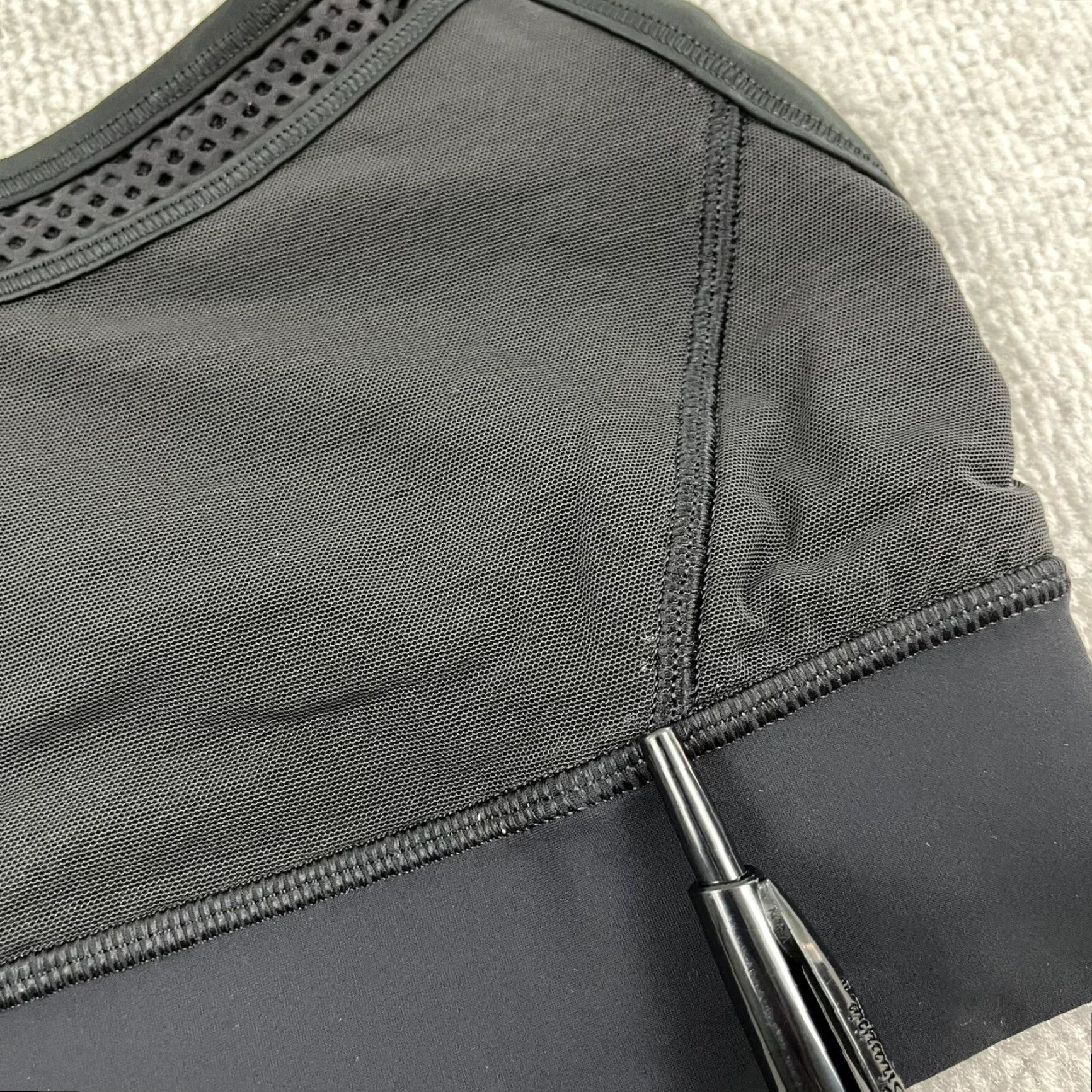 Lululemon Lululemon Sports Bra Womens Size 10-12 Black Racerback Workout Yoga Gym Running Size ONE SIZE - 6 Thumbnail
