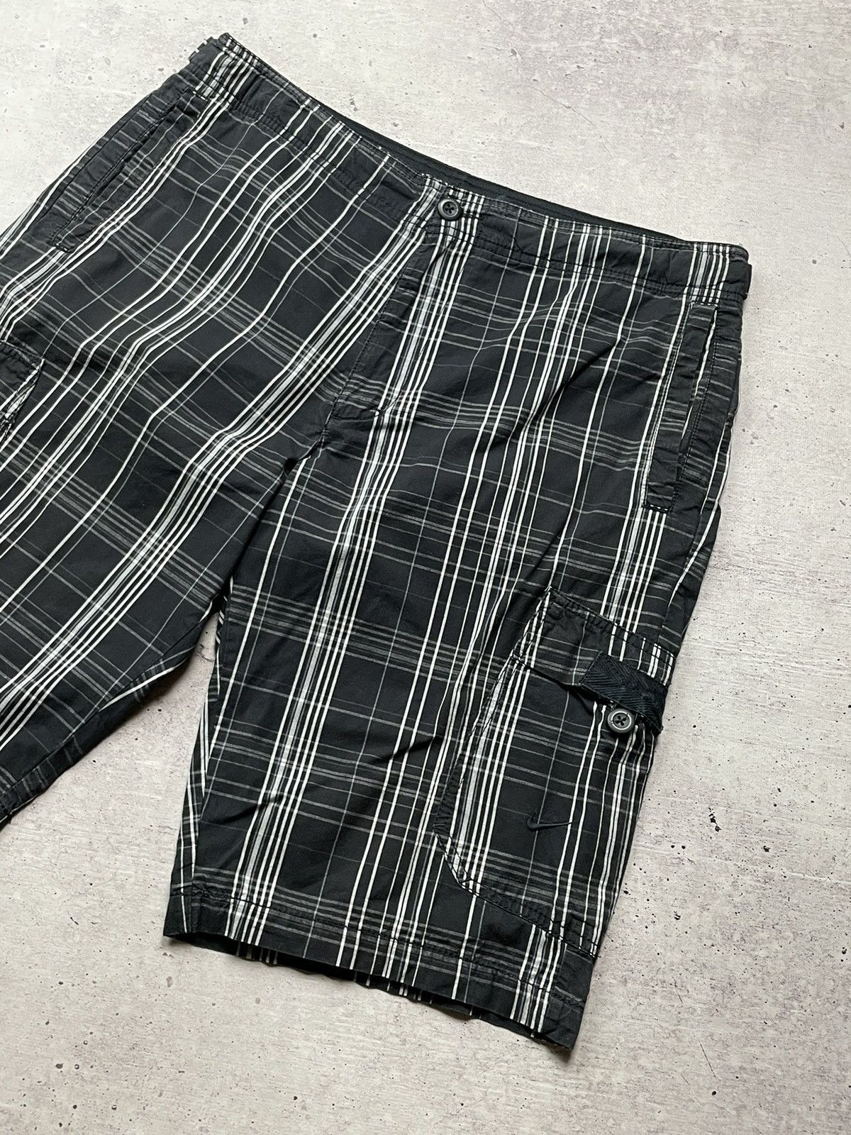 Nike × Vintage Nike Vintage Multi Pocket Cargo Shorts Size US 34 / EU 50 - 3 Thumbnail
