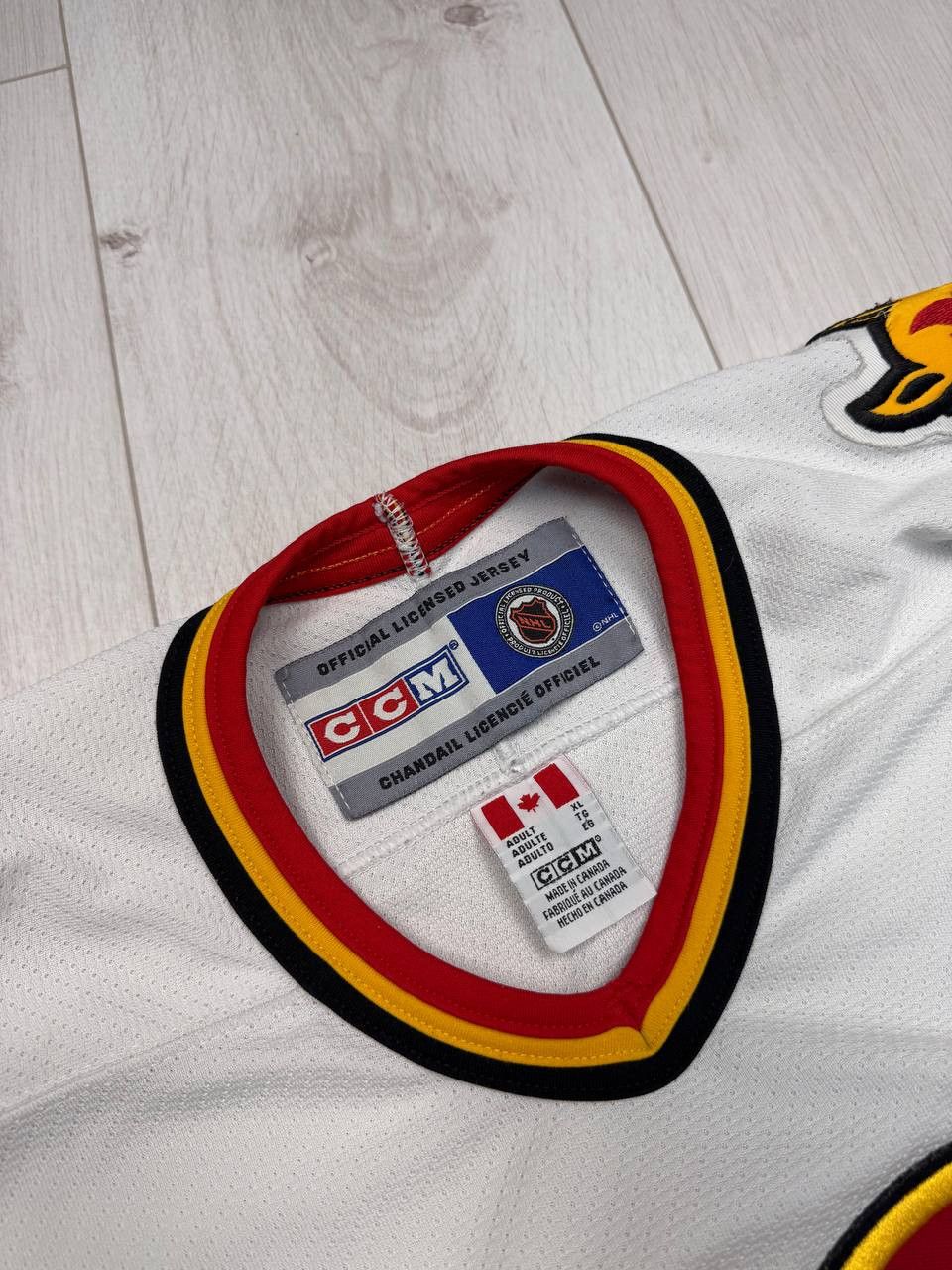 Ccm Vintage Auth RARE Calgary Flames Hockey Jersey Size XL Size US XL / EU 56 / 4 - 6 Thumbnail