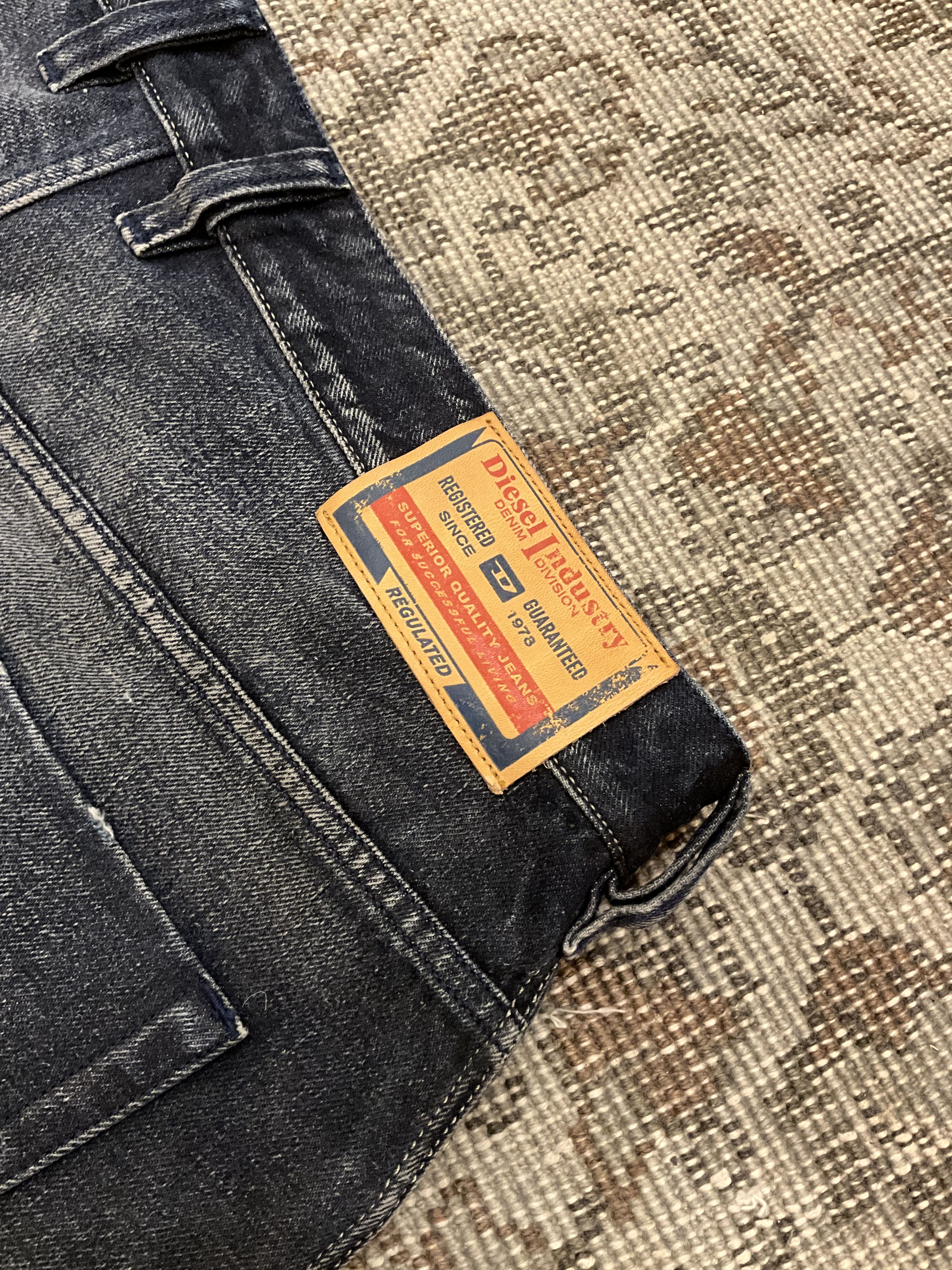 Diesel Diesel 1997 D-ENIM-M Relaxed Wide Leg Jeans Dark Indigo W32 Size US 32 / EU 48 - 7 Thumbnail