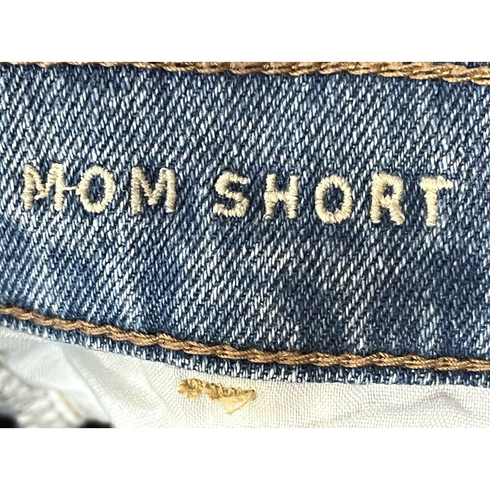 American Eagle Outfitters American Eagle Mom Jean Shorts Women's Blue Cuffed High Rise Size 6 Size 28" / US 6 / IT 42 - 4 Thumbnail