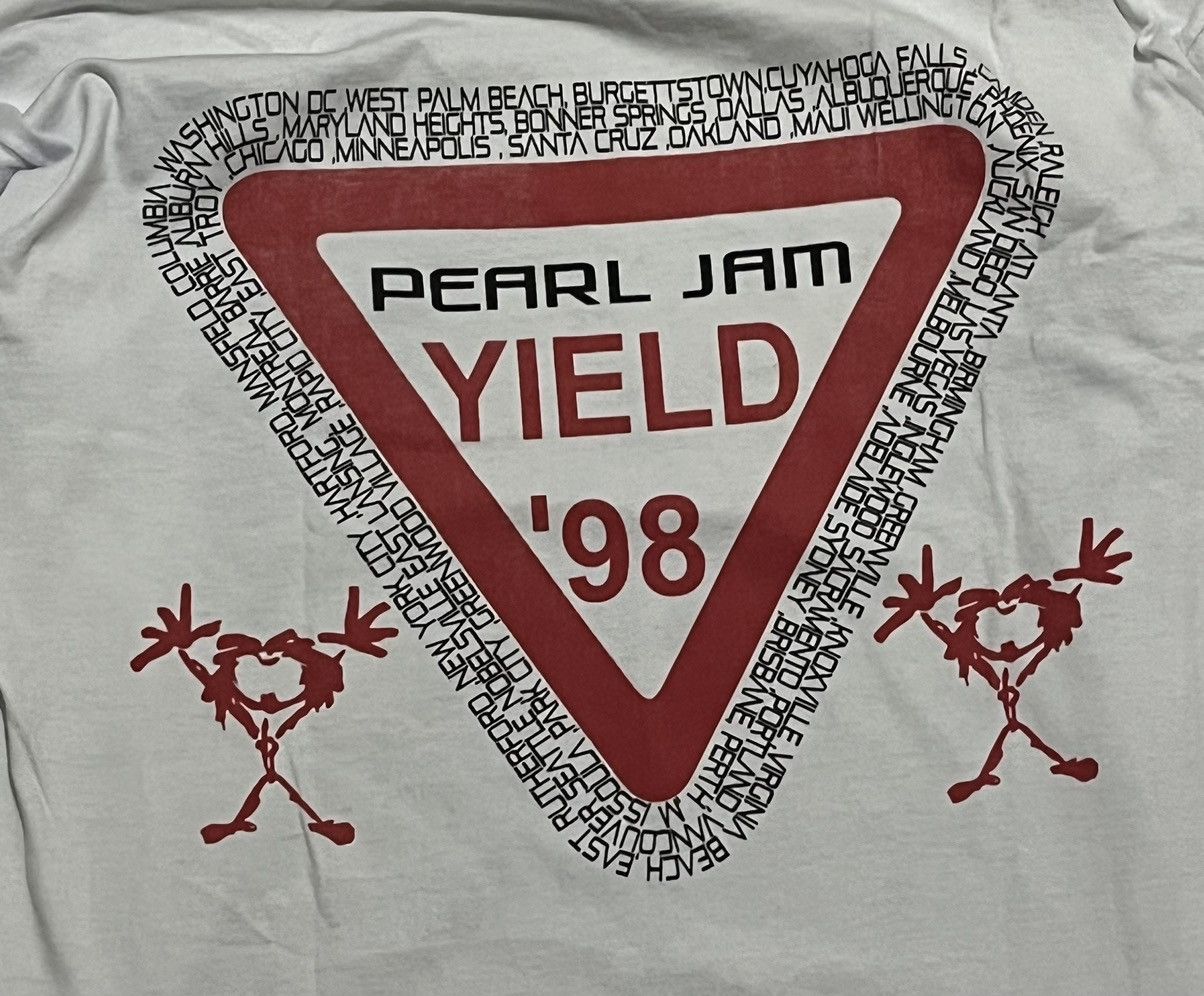 Band Tees × Vintage Pearl Jam Long Sleeve Yield Tour 1998 Size US XL / EU 56 / 4 - 4 Thumbnail