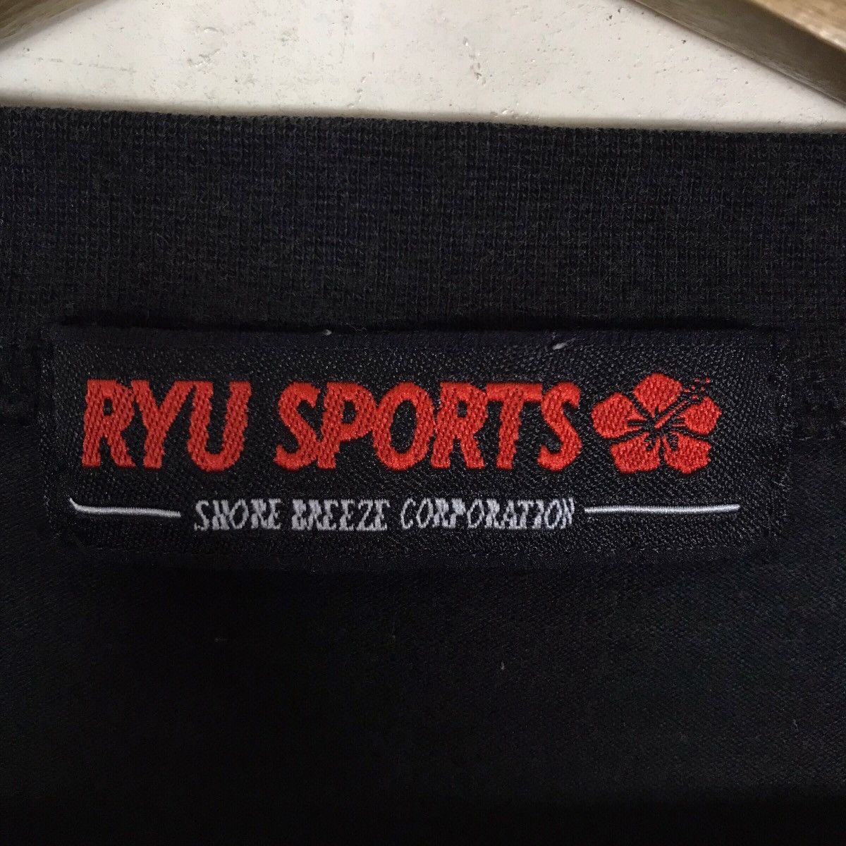 Vintage Vintage RyuSports Surfwear Cropped Top Tee Shirt Size US M / EU 48-50 / 2 - 12 Thumbnail
