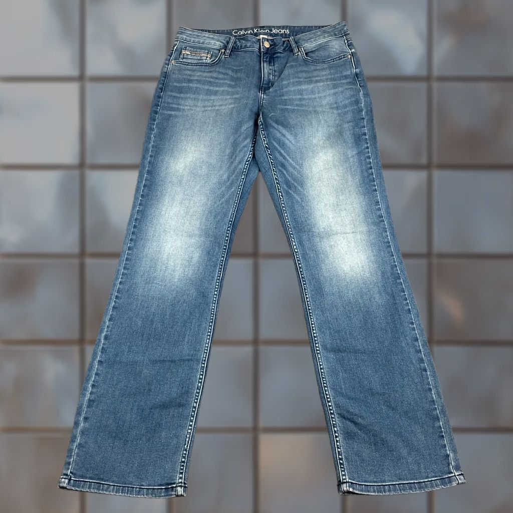 Calvin Klein Calvin Klein Jeans Straight 32 32 Mid Wash Blue Denim 5-Pocket Design Mens Modern Regular Blue Size US 32 / EU 48 - 1 Thumbnail