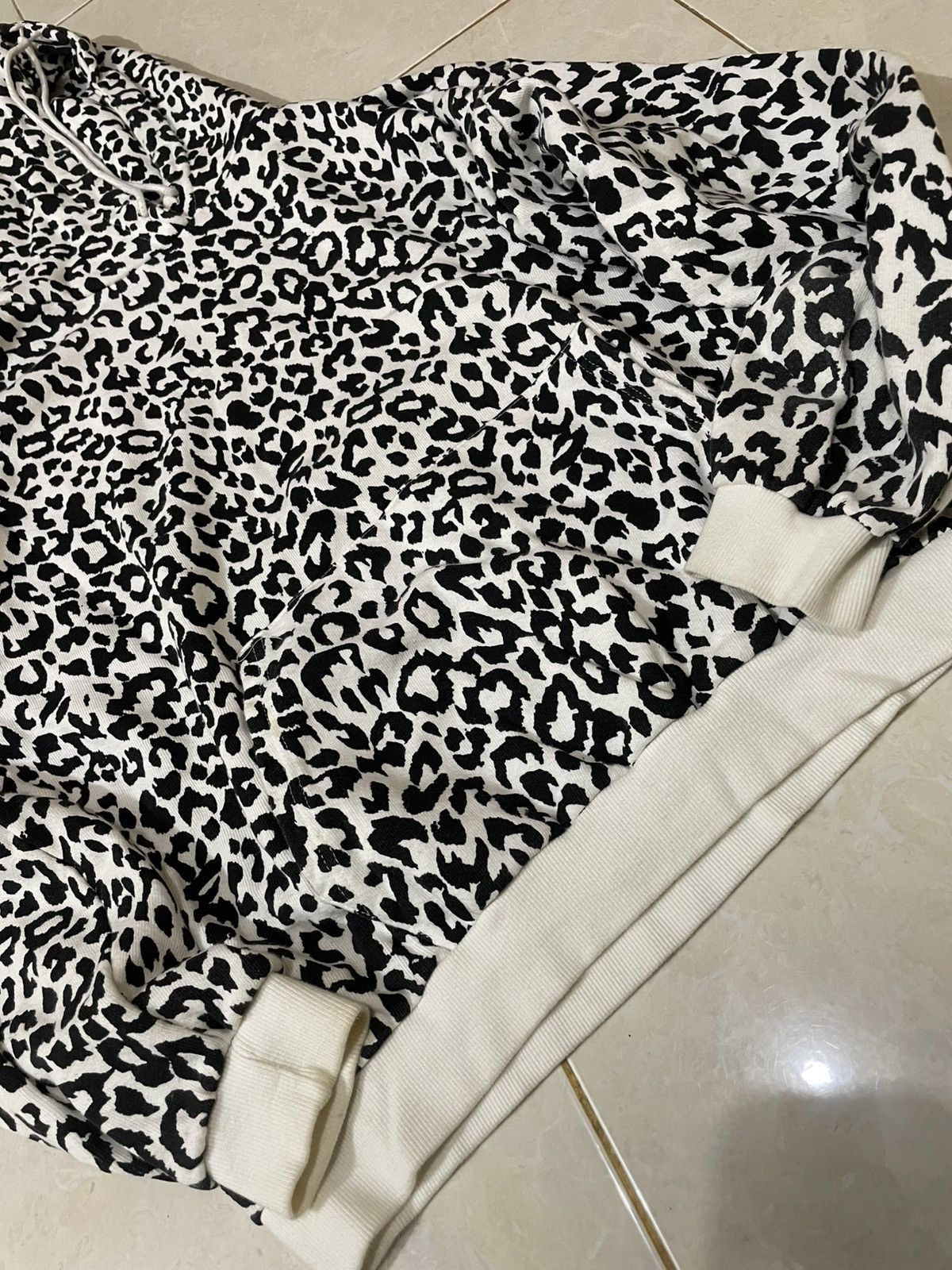 Japanese Brand LEOPARD PRINT HOOD - WHITE Size ONE SIZE - 8 Thumbnail