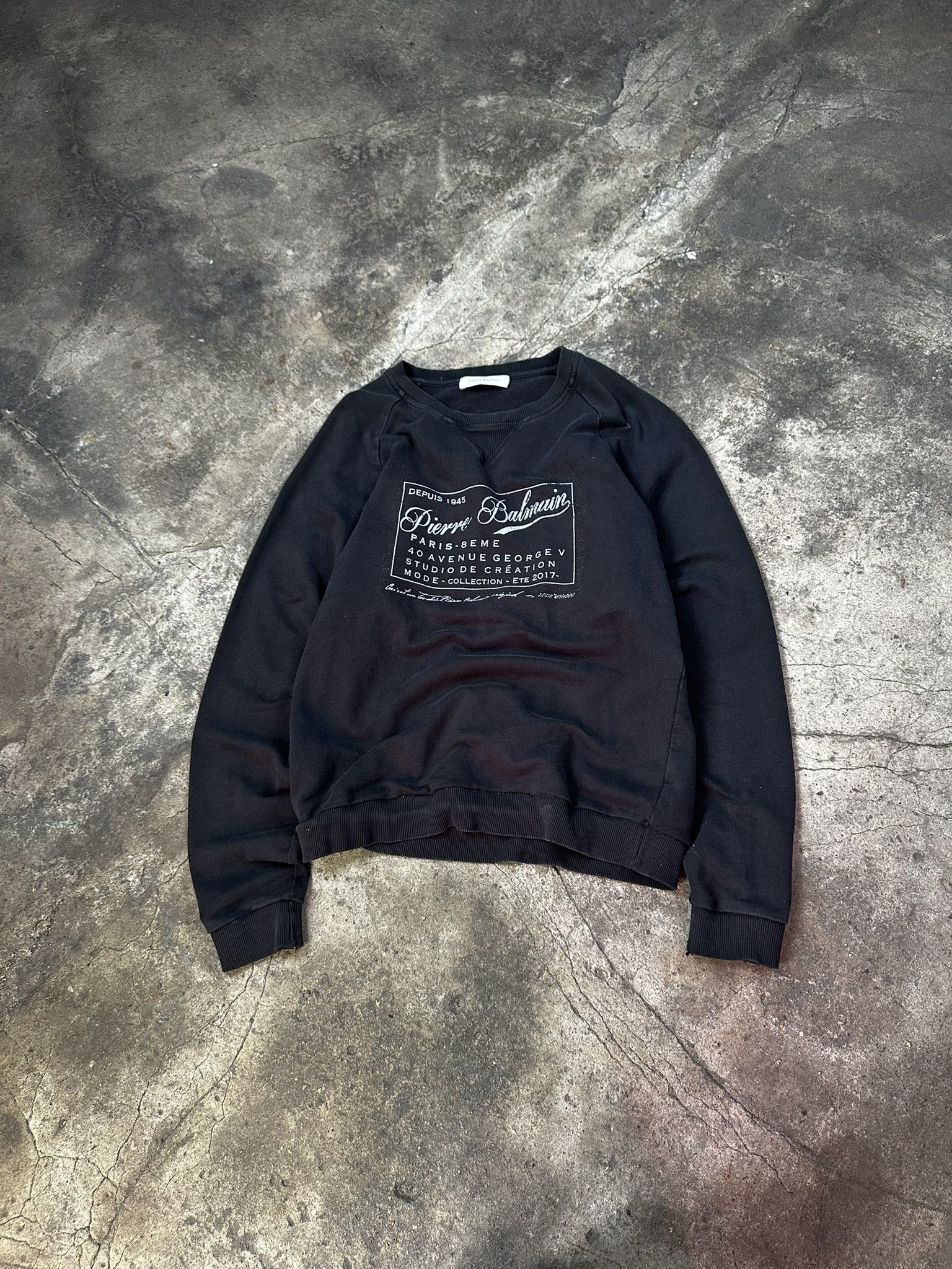 Pierre Balmain Pierre Balmain Logo Crewneck Size US M / EU 48-50 / 2 - 1 Thumbnail